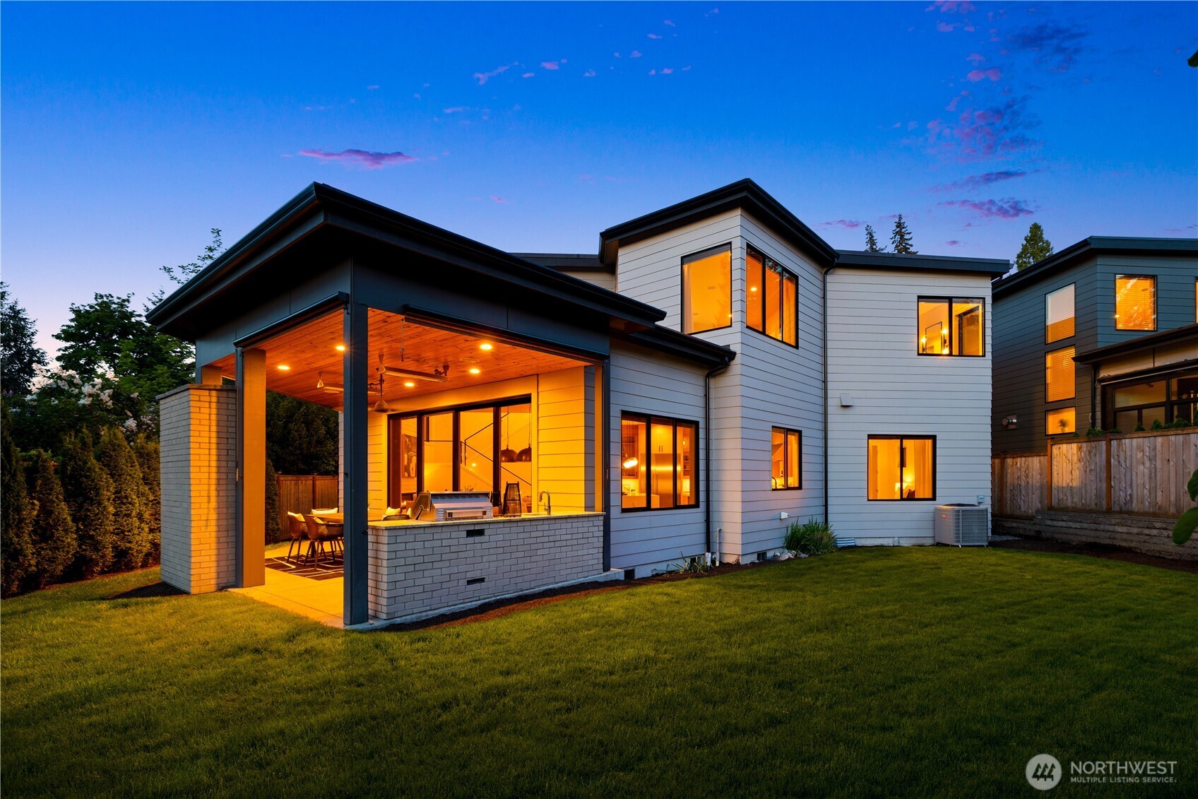 5225 114th Ave NE , Kirkland, WA 98033
