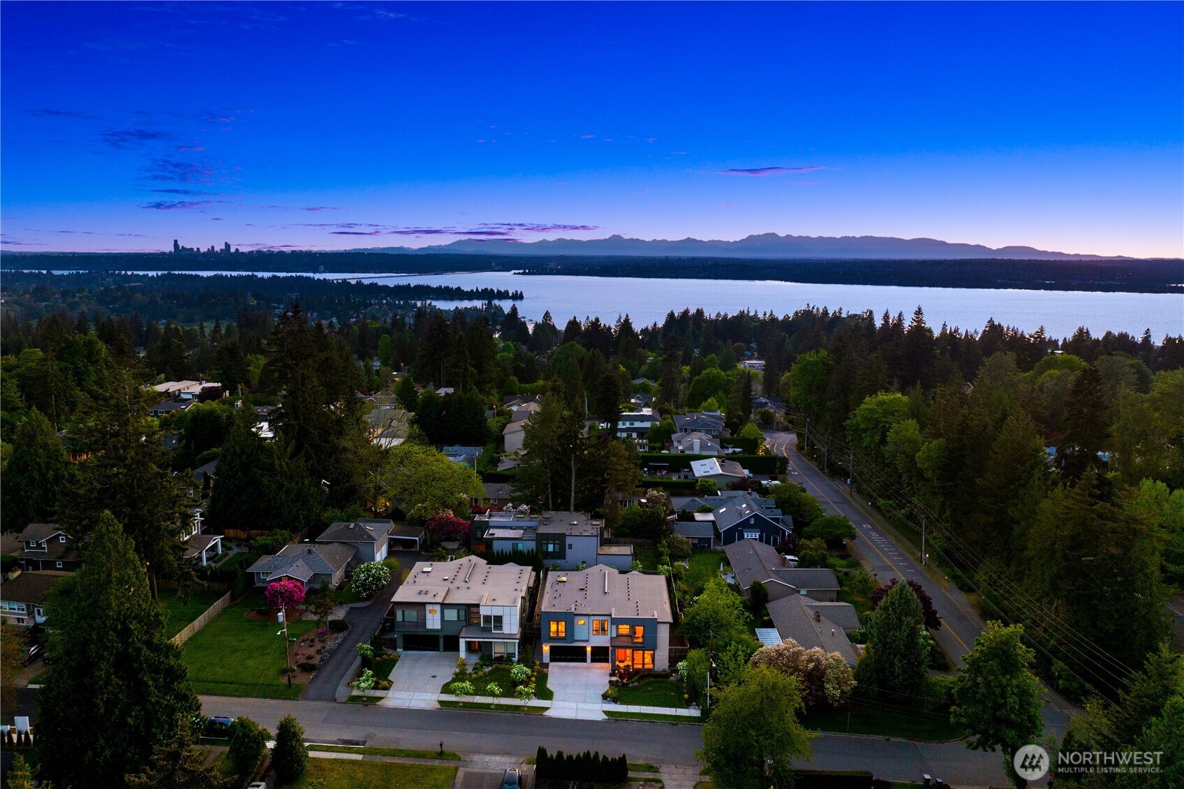 5225 114th Ave NE , Kirkland, WA 98033