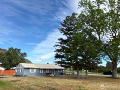 221 Third Street , Brewster, WA 98812 - Photo 6