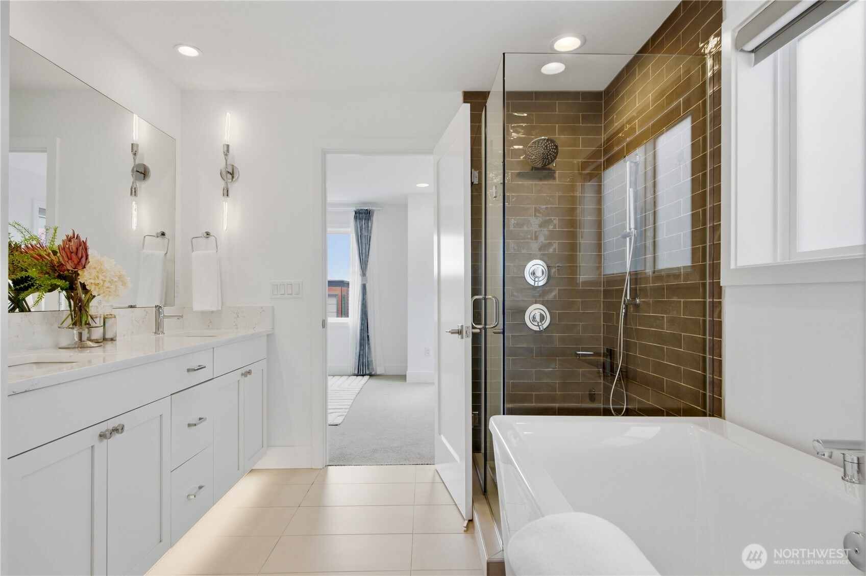 732 4th Court S #A, Kirkland, WA 98033