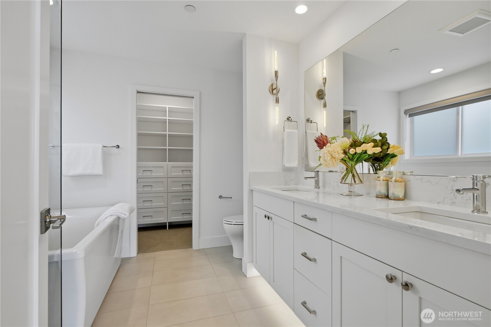 732 4th Court S #A, Kirkland, WA 98033