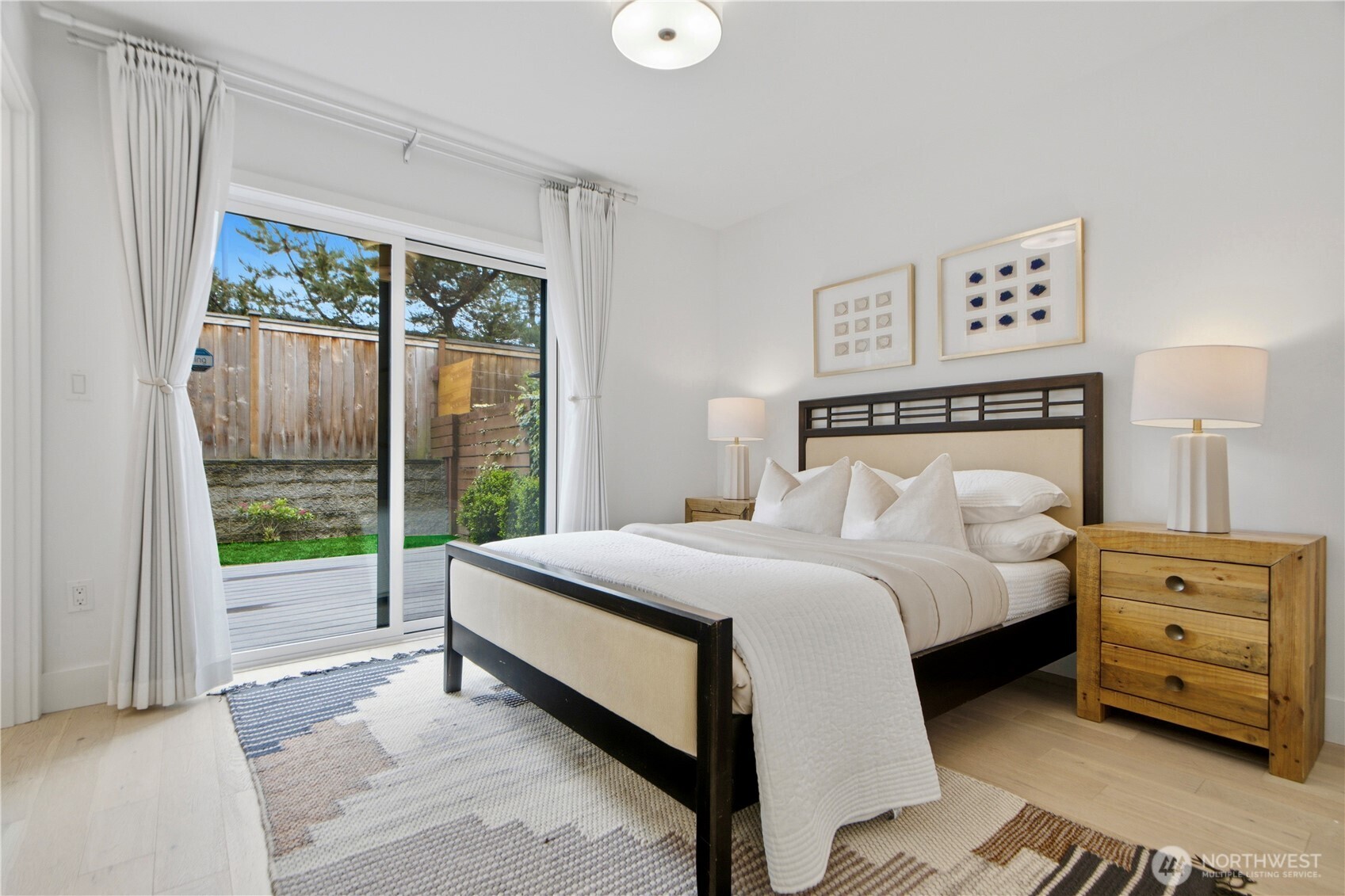 732 4th Court S #A, Kirkland, WA 98033