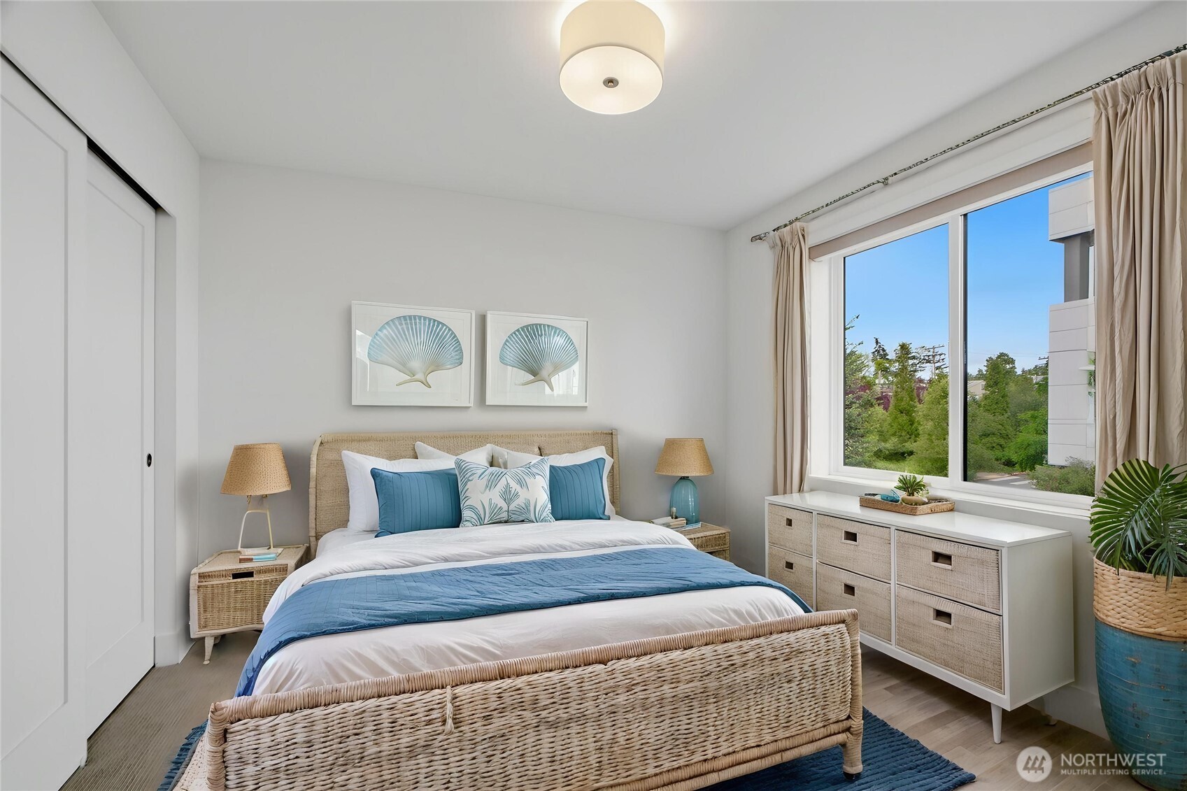 732 4th Court S #A, Kirkland, WA 98033