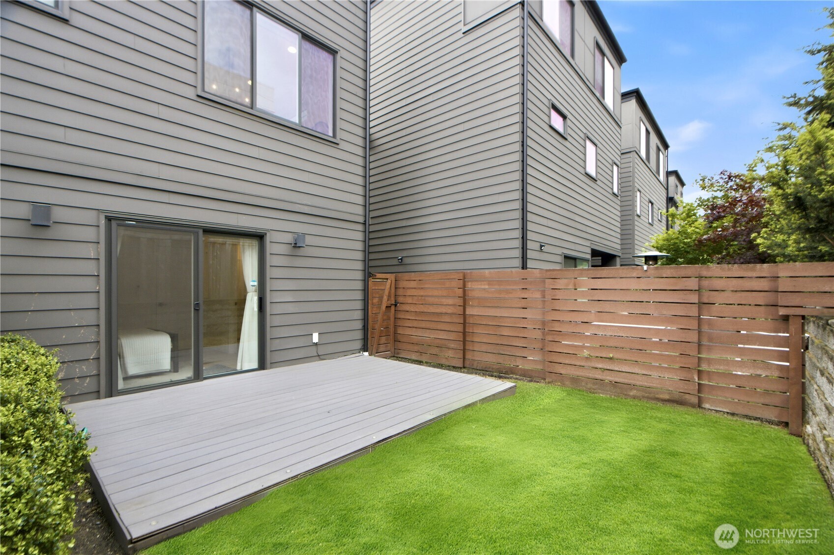 732 4th Court S #A, Kirkland, WA 98033