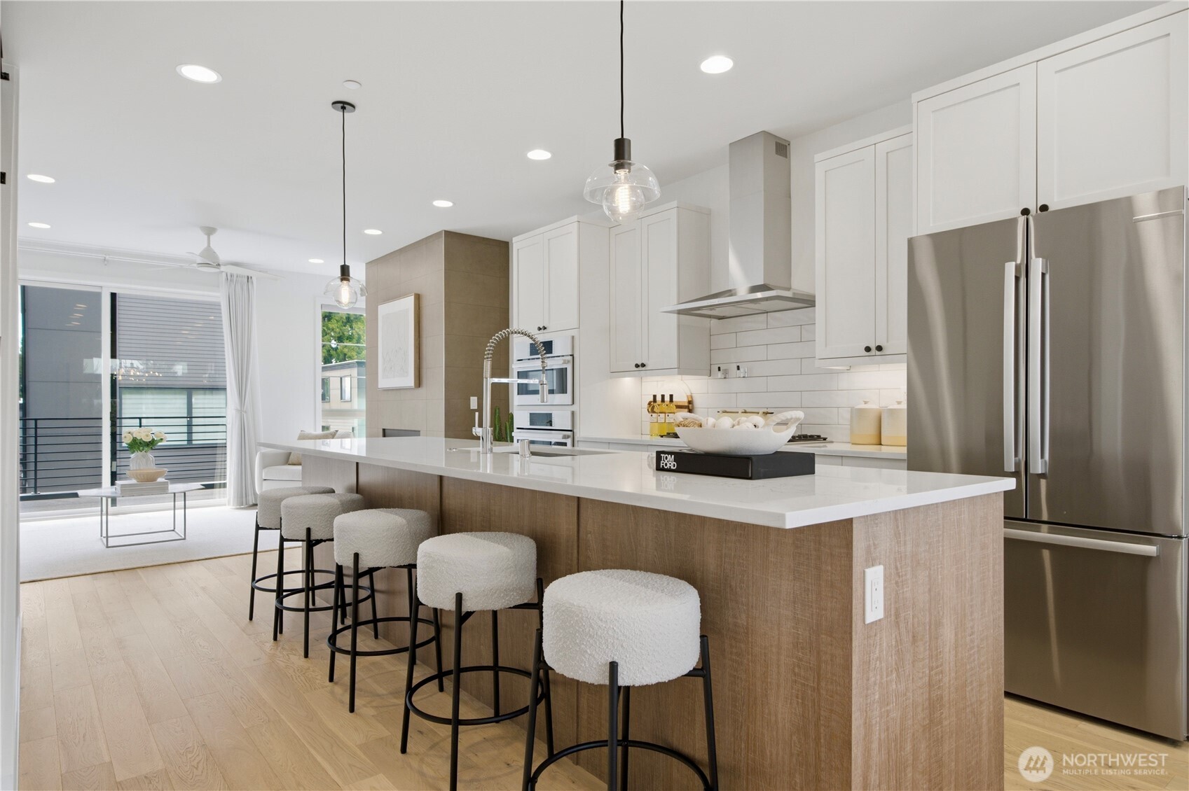 732 4th Court S #A, Kirkland, WA 98033