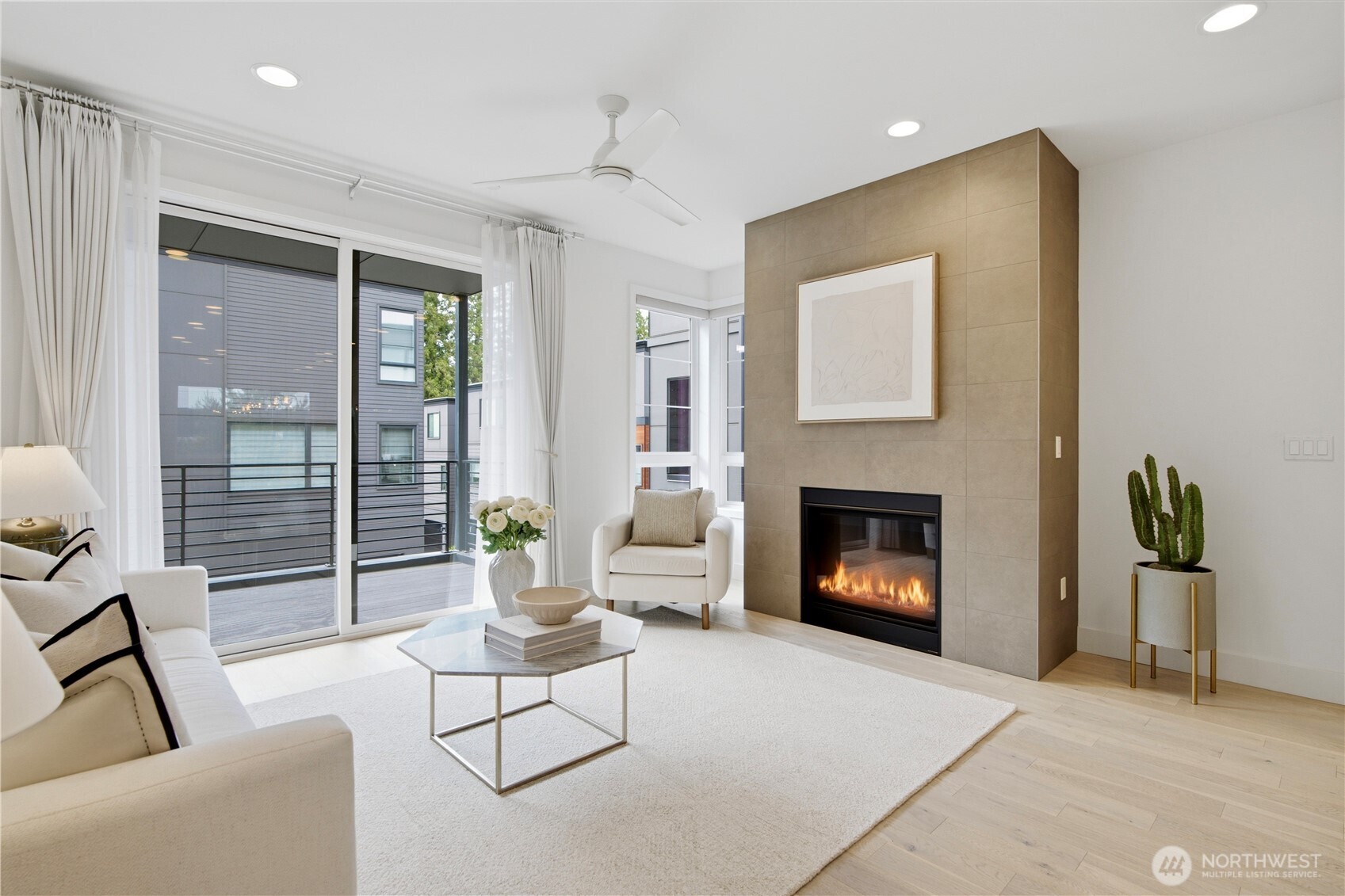 732 4th Court S #A, Kirkland, WA 98033
