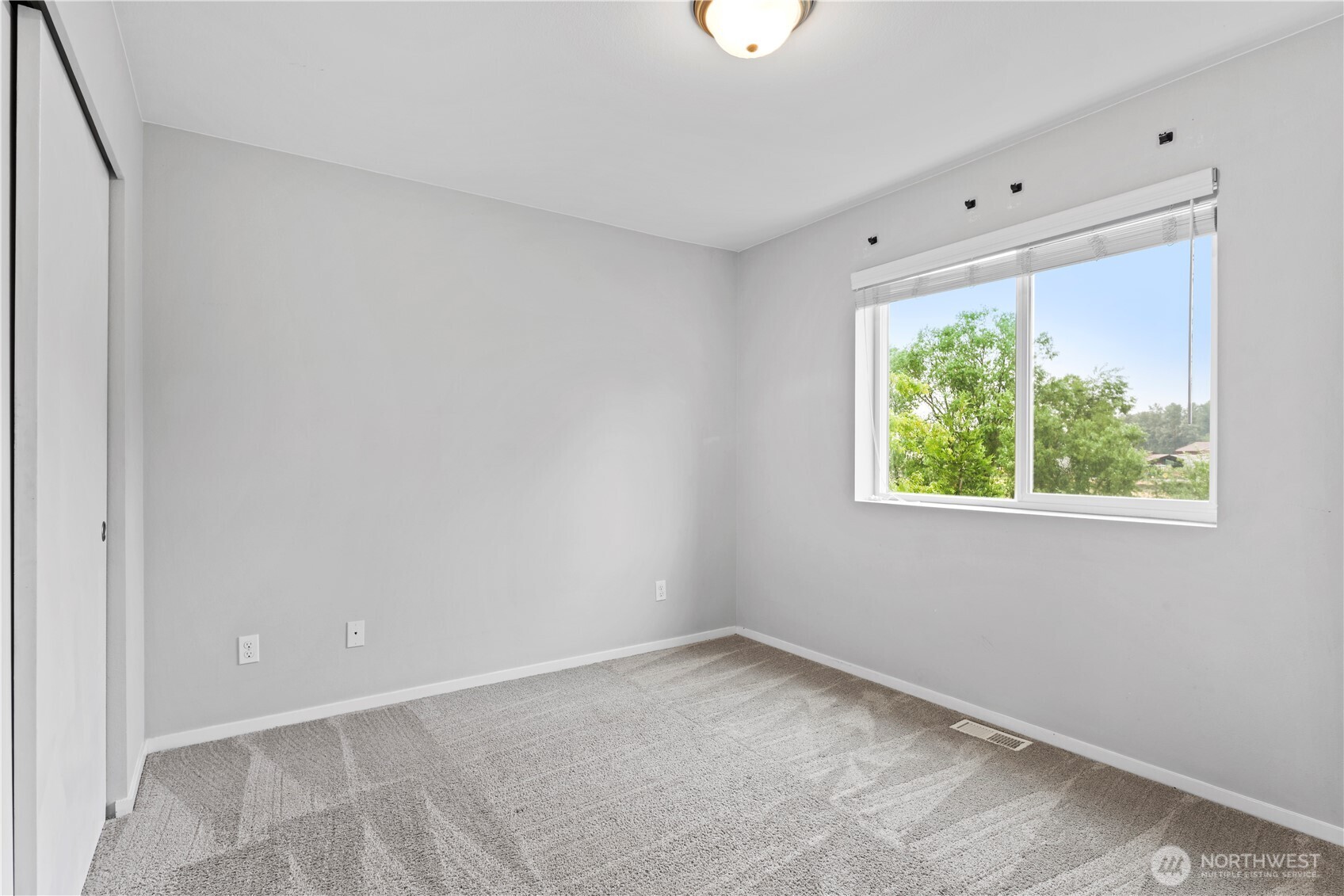 1313 52nd Street NE, Auburn, WA 98002