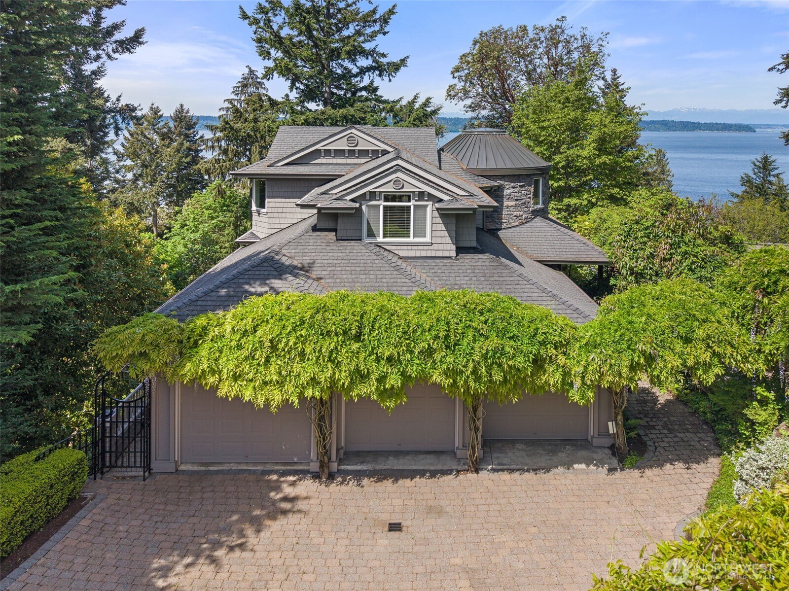 15889 25th Avenue SW, Burien, WA 98166-2605