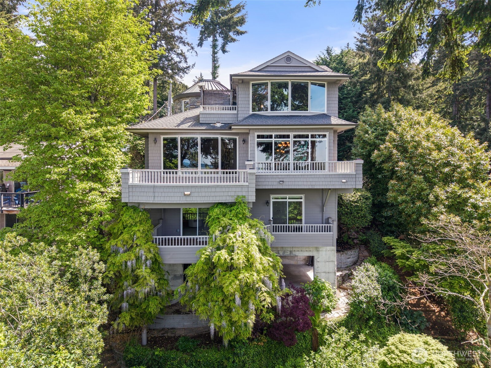 15889 25th Avenue SW, Burien, WA 98166-2605