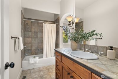 15889 25th Avenue SW, Burien, WA 98166-2605 - Photo 34