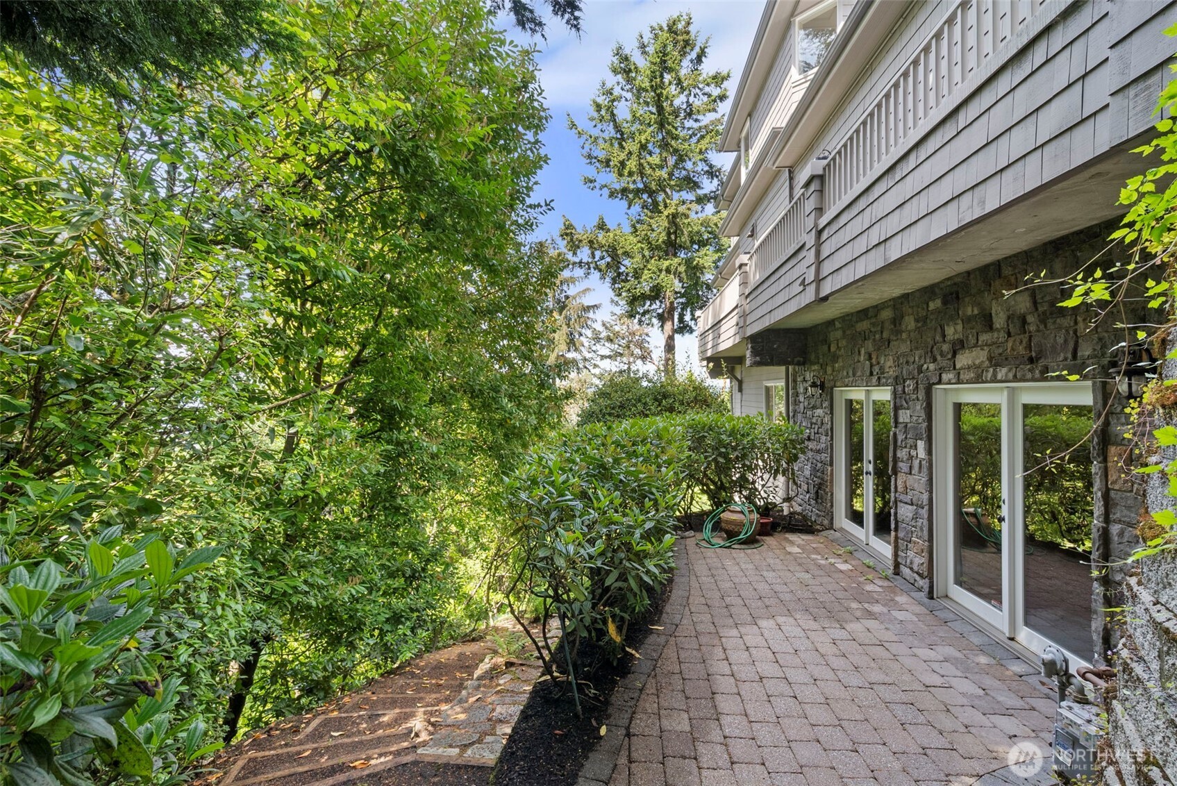 15889 25th Avenue SW, Burien, WA 98166-2605