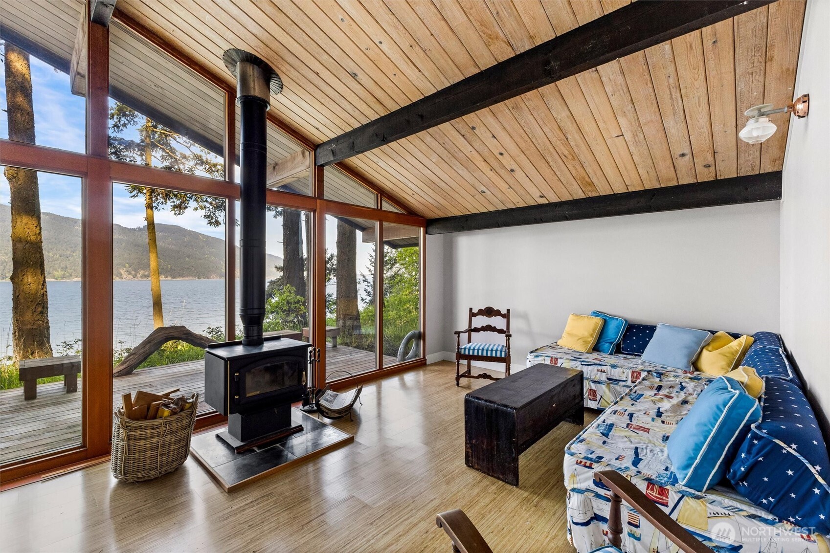 48 Eliza Island , Bellingham, WA 98226