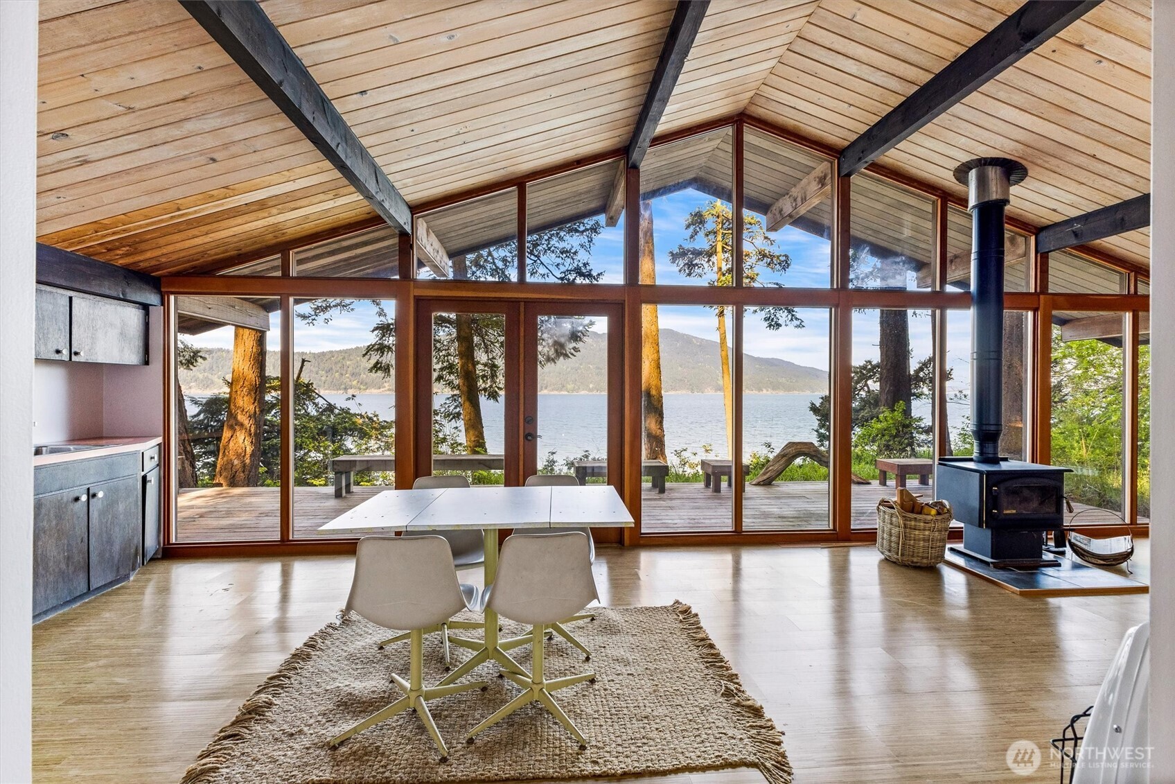 48 Eliza Island , Bellingham, WA 98226