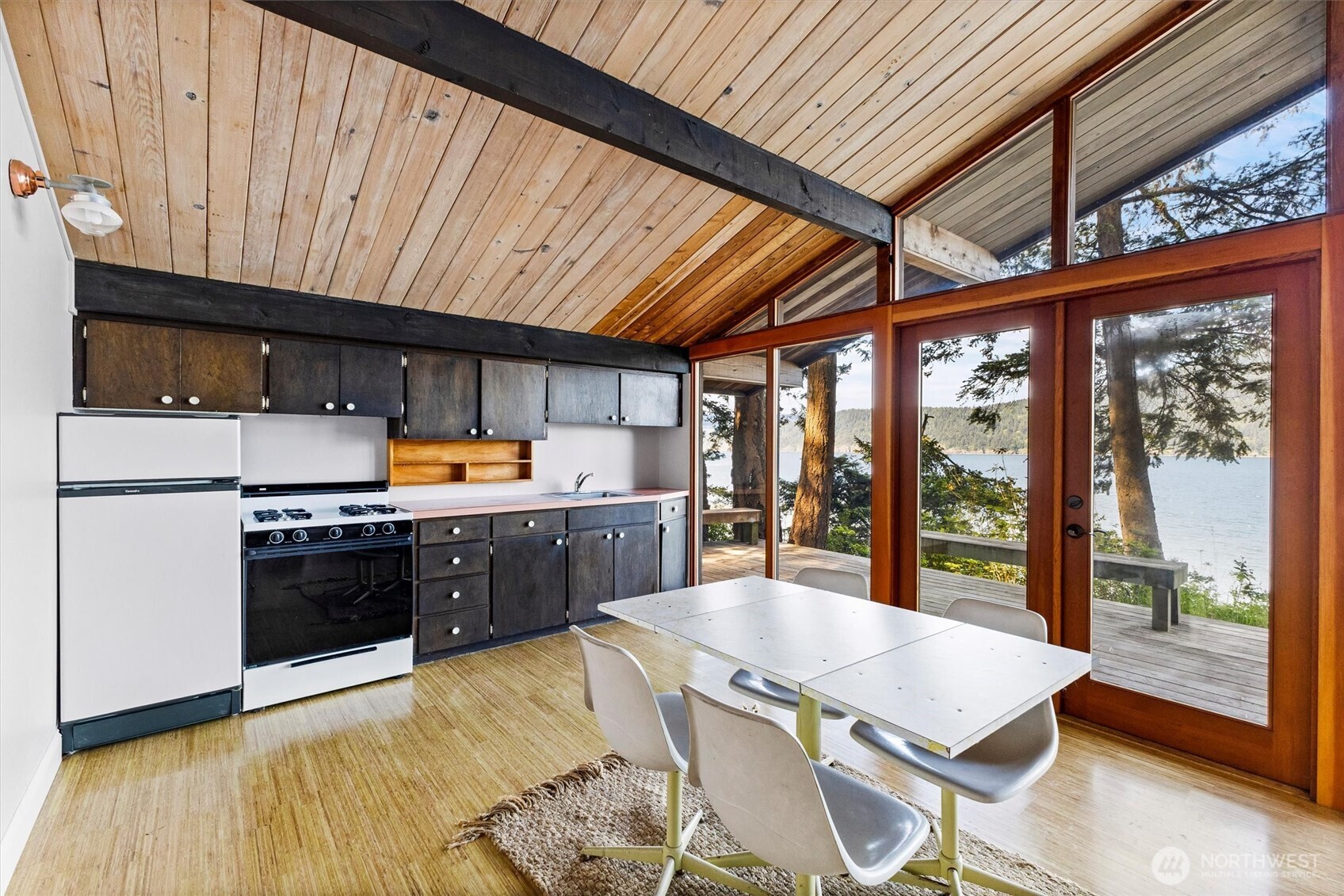 48 Eliza Island , Bellingham, WA 98226