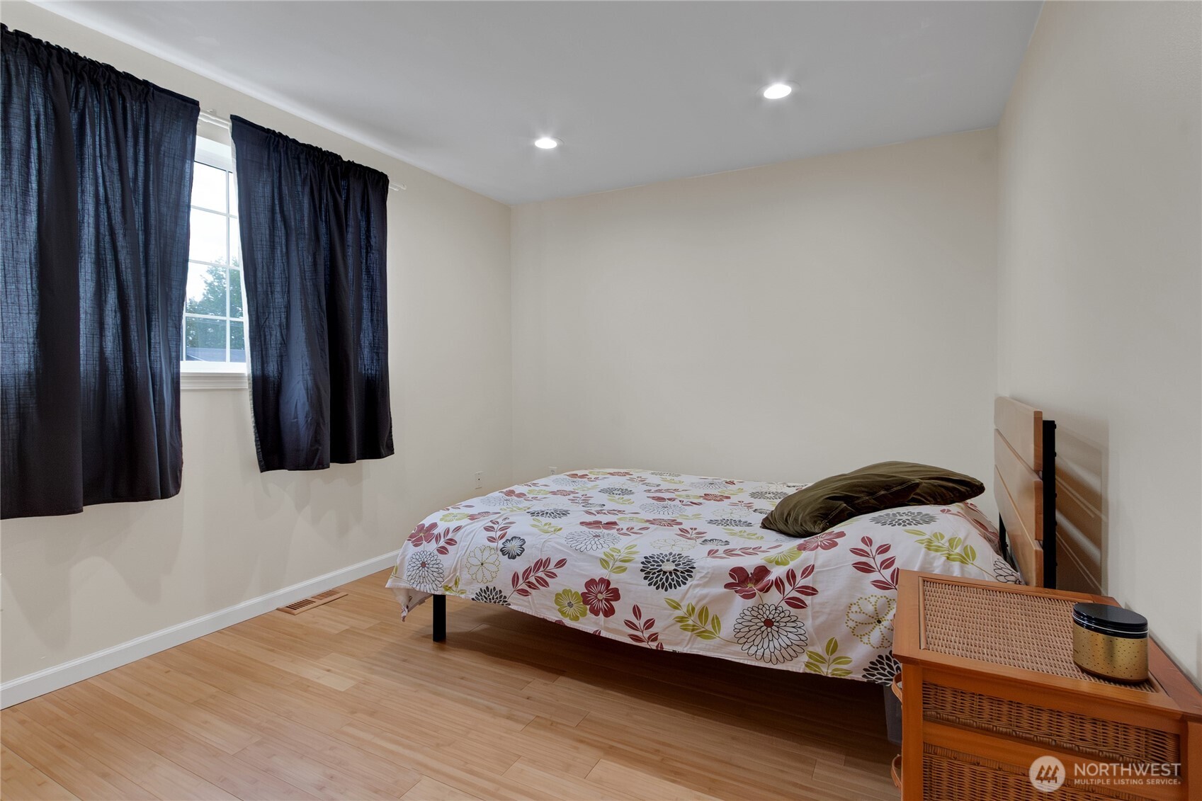 1912 Martin Luther King Jr Way , Tacoma, WA 98405