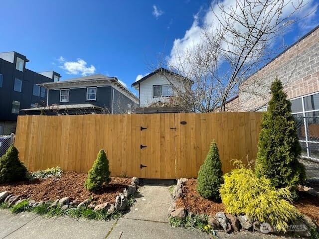 1912 Martin Luther King Jr Way , Tacoma, WA 98405