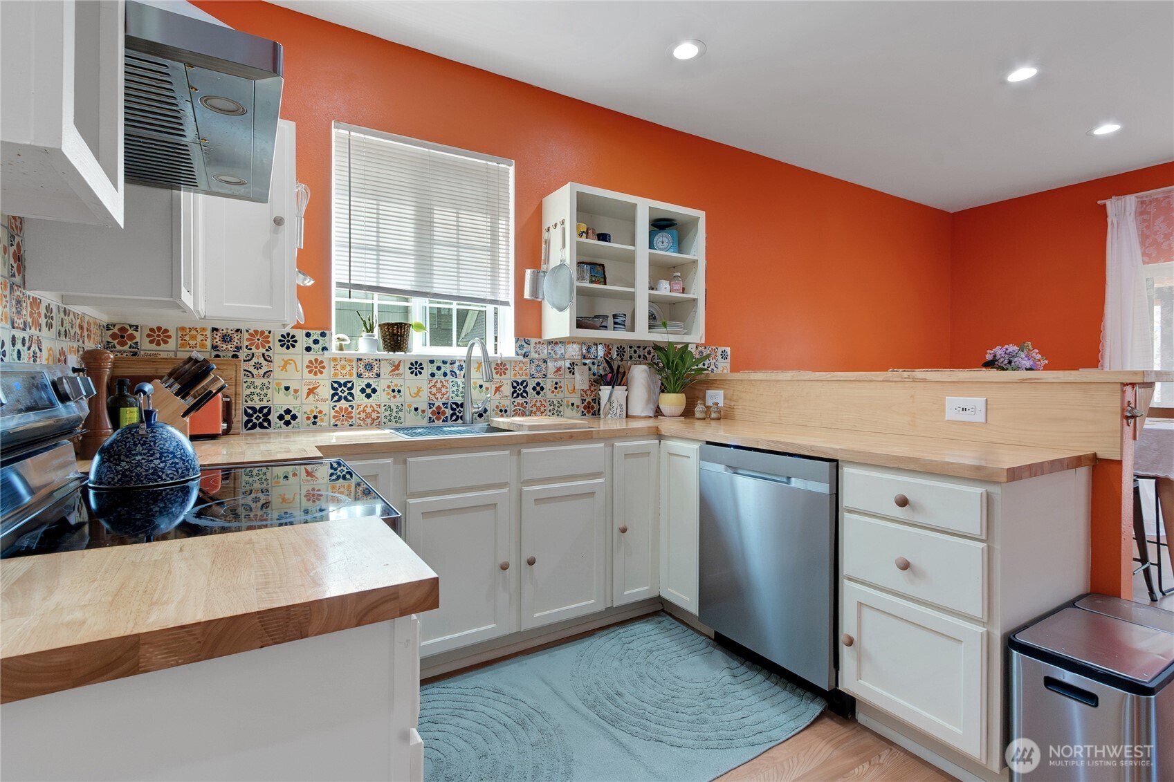 1912 Martin Luther King Jr Way , Tacoma, WA 98405