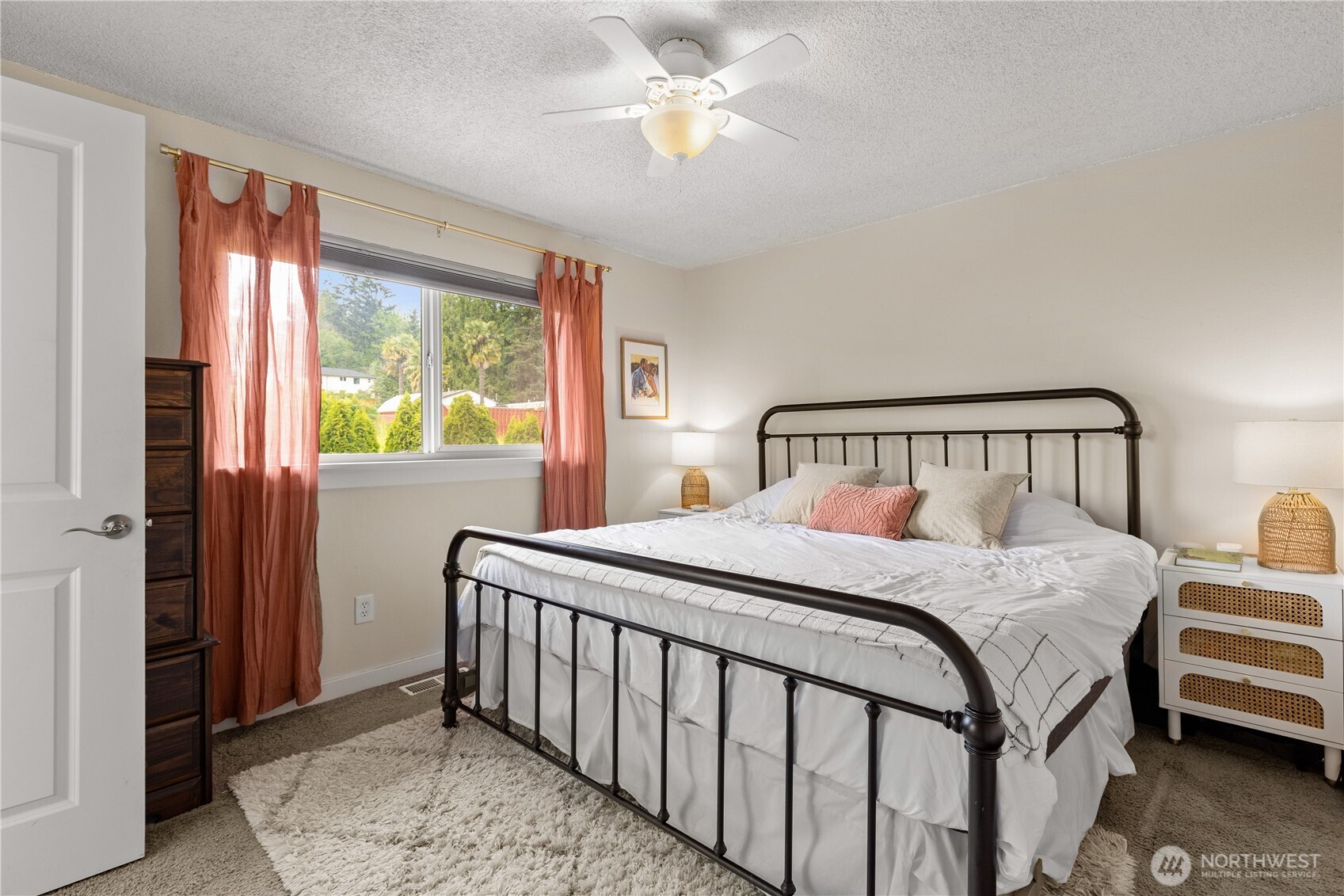 4829 S 166th St , SeaTac, WA 98188