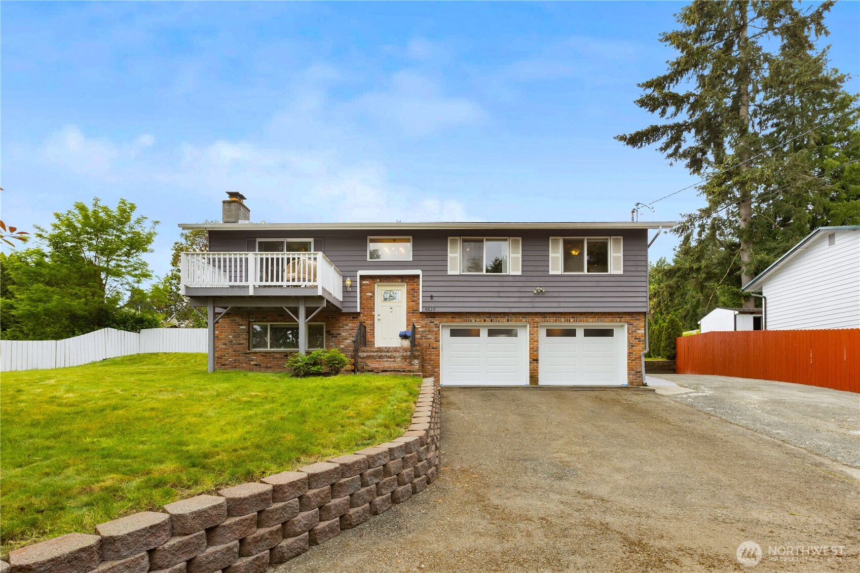 4829 S 166th St , SeaTac, WA 98188