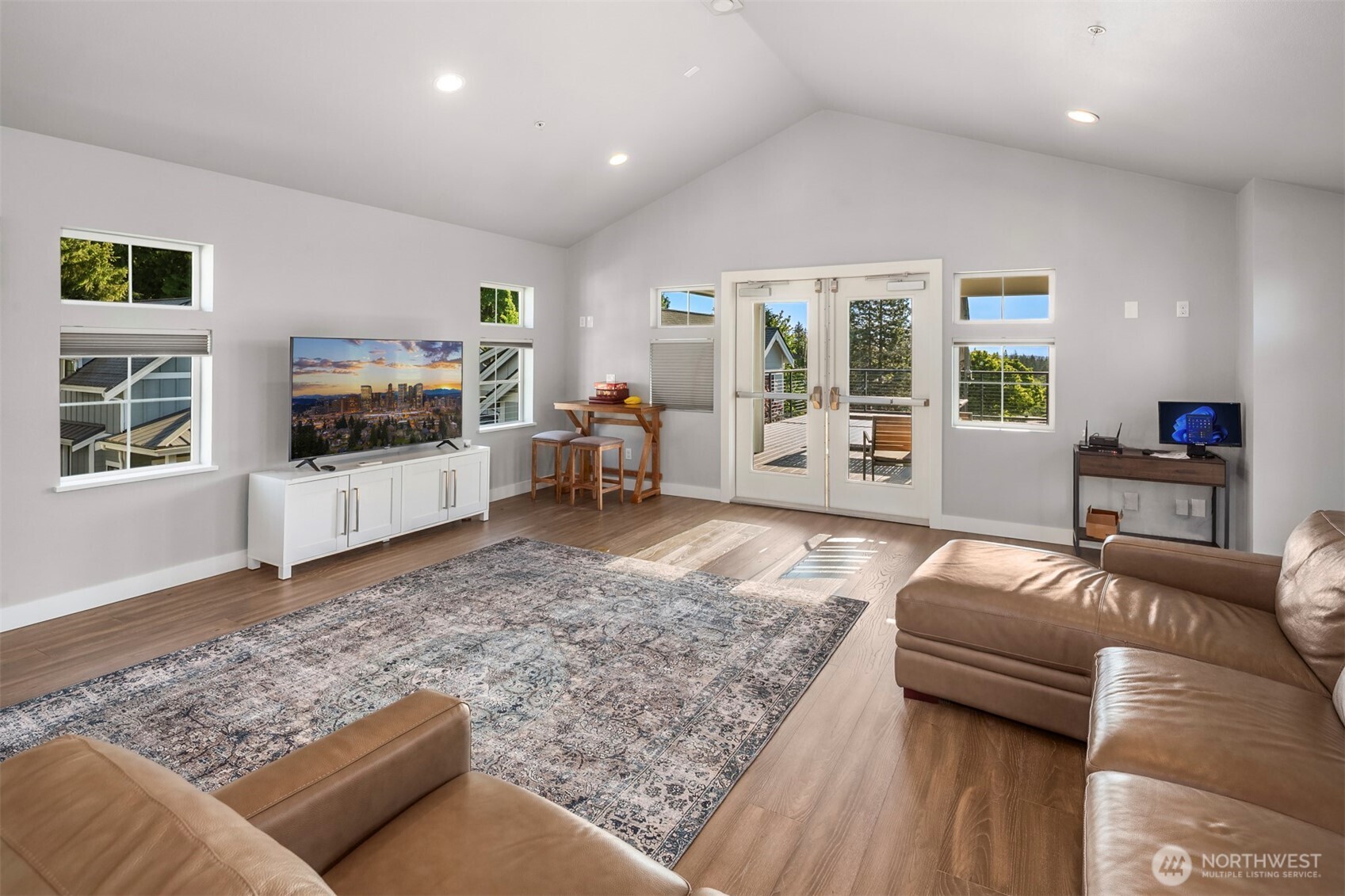 22755 SE 14th Court , Sammamish, WA 98075