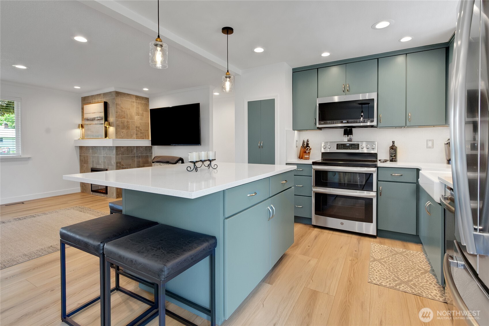 3713 Tahoma Place W, University Place, WA 98466
