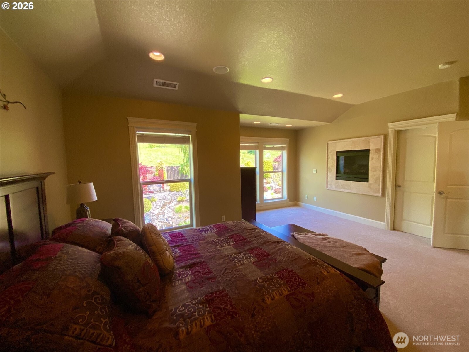 545 E 18 Street , La Center, WA 98629