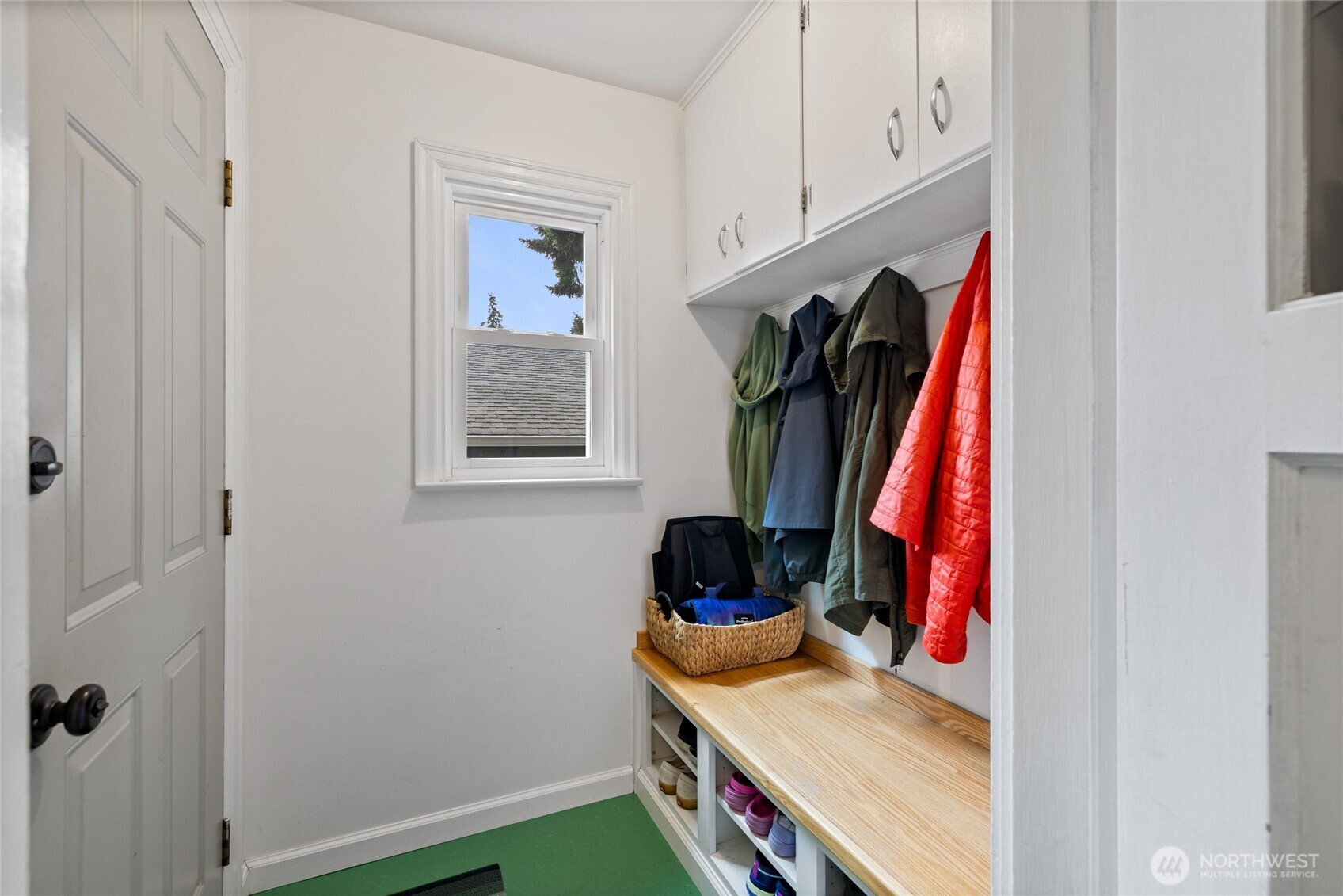 9726 F Street E, Tacoma, WA 98445