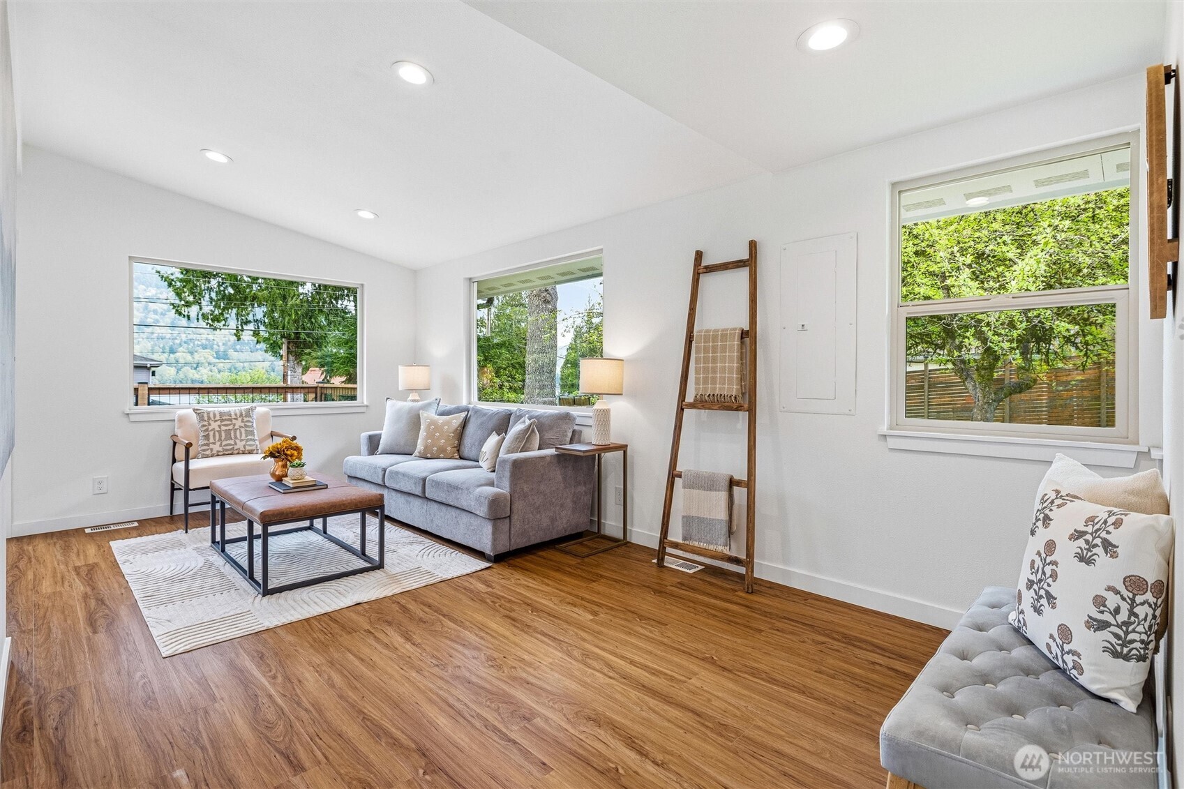 477 W Lake Samish Drive , Bellingham, WA 98229