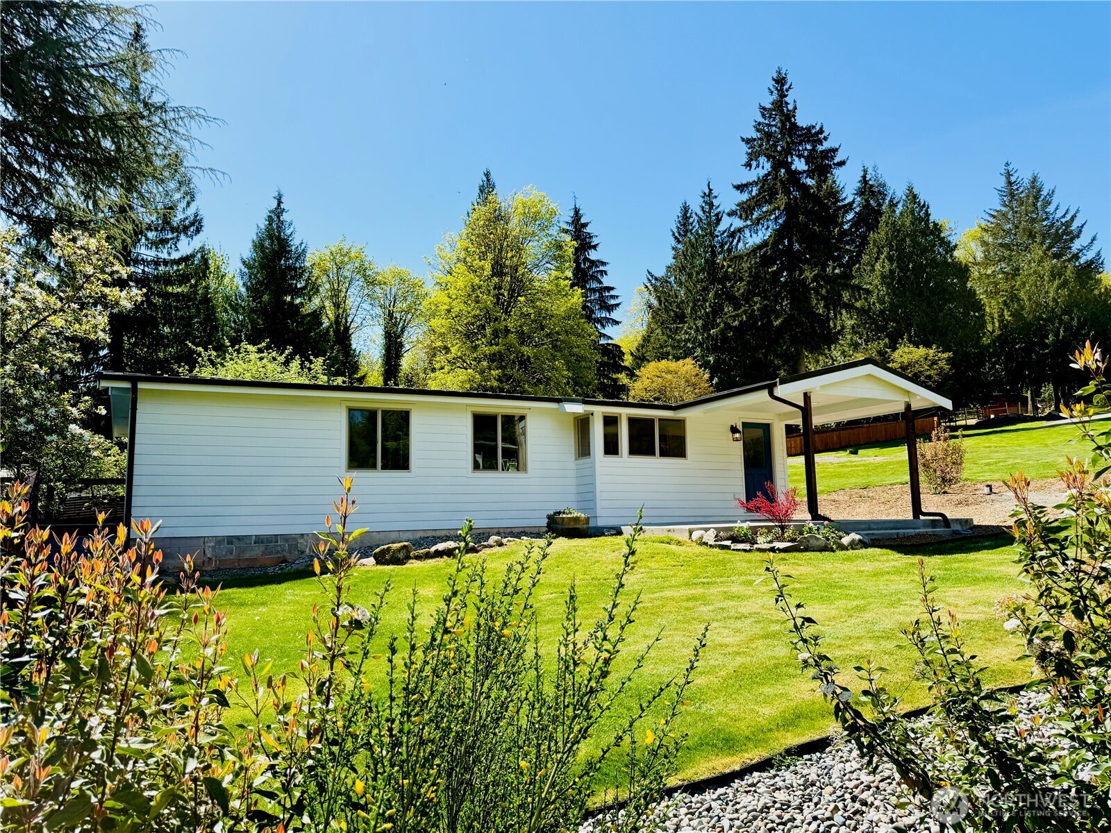 477 W Lake Samish Drive , Bellingham, WA 98229