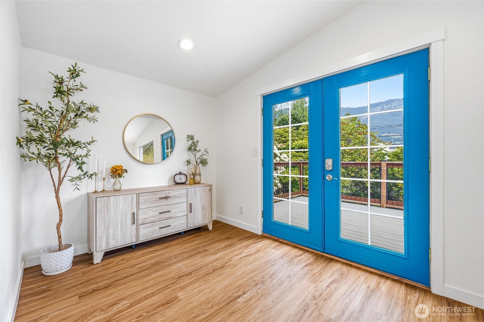 477 W Lake Samish Drive , Bellingham, WA 98229