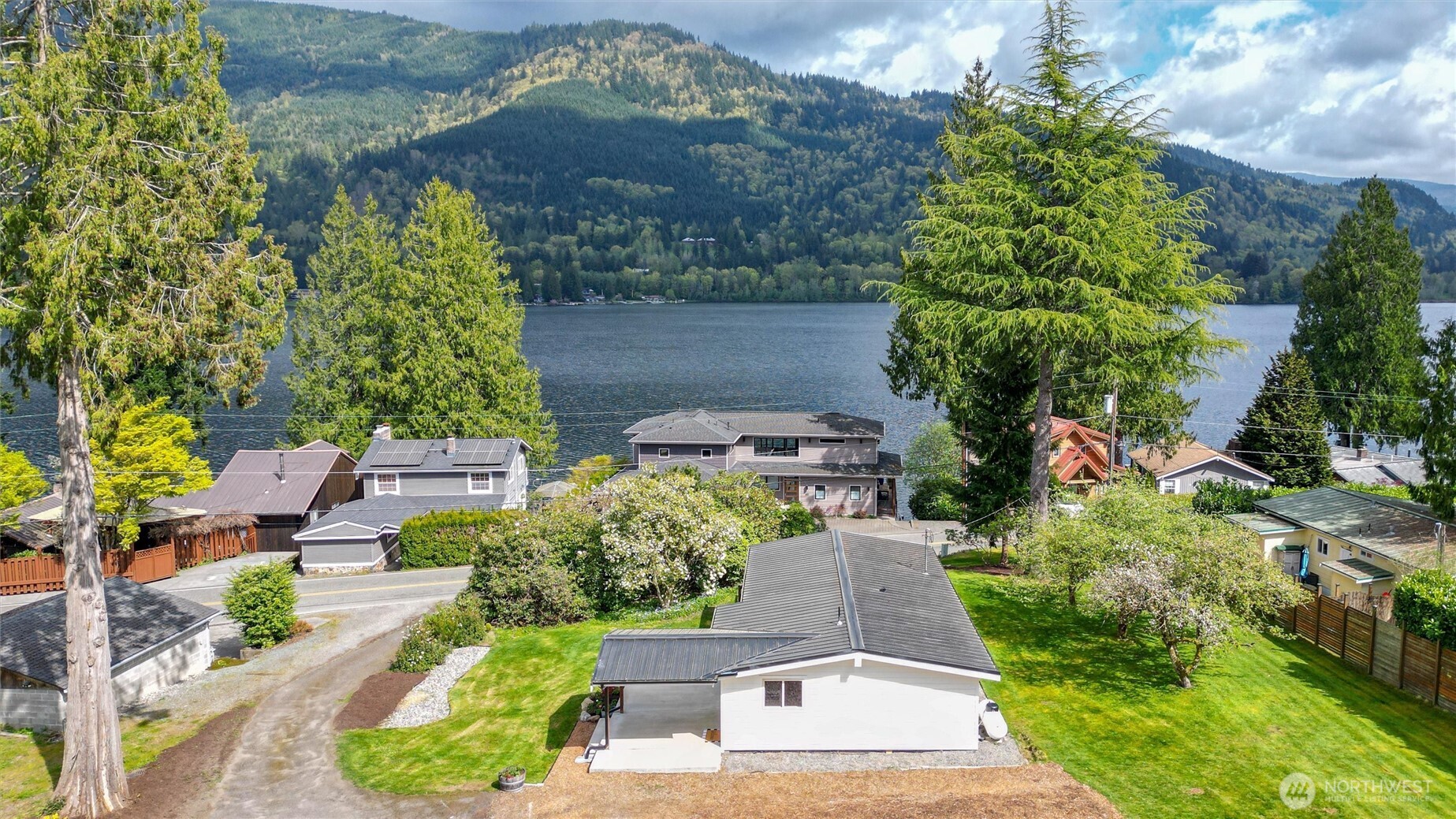 477 W Lake Samish Drive , Bellingham, WA 98229