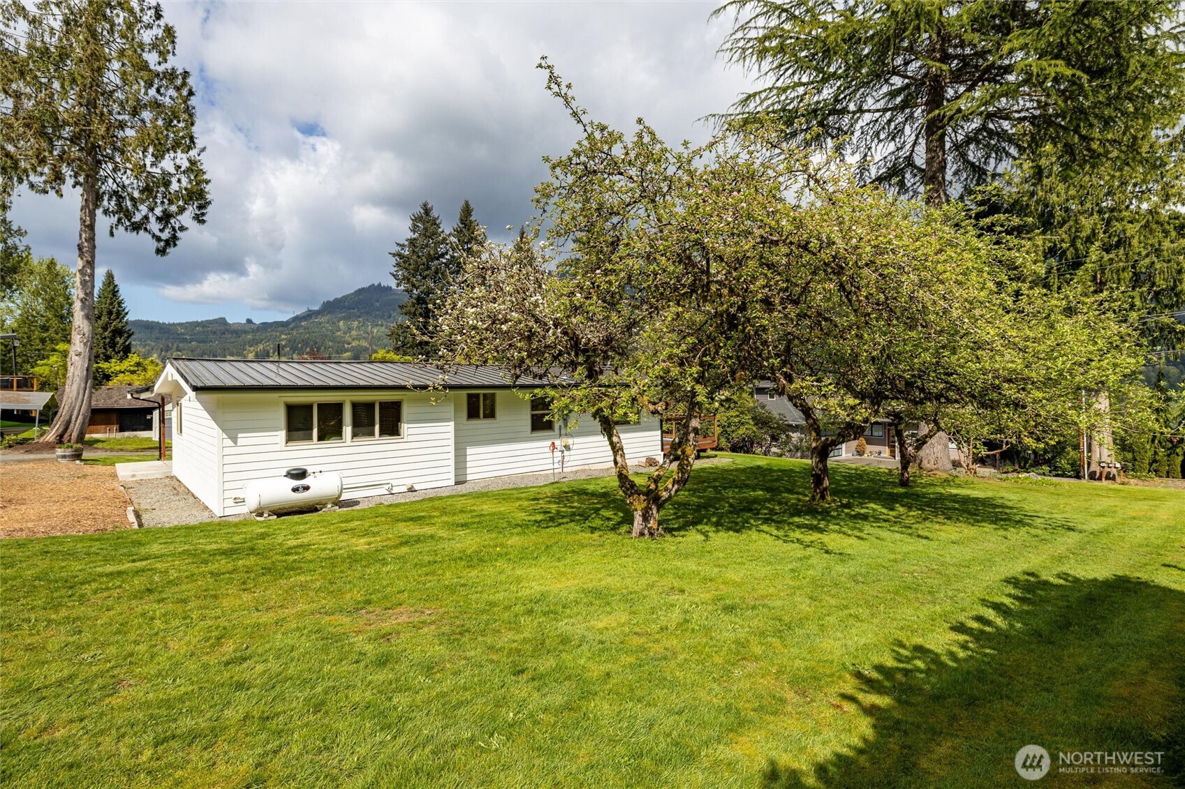 477 W Lake Samish Drive , Bellingham, WA 98229