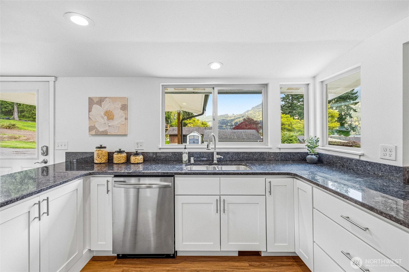 477 W Lake Samish Drive , Bellingham, WA 98229