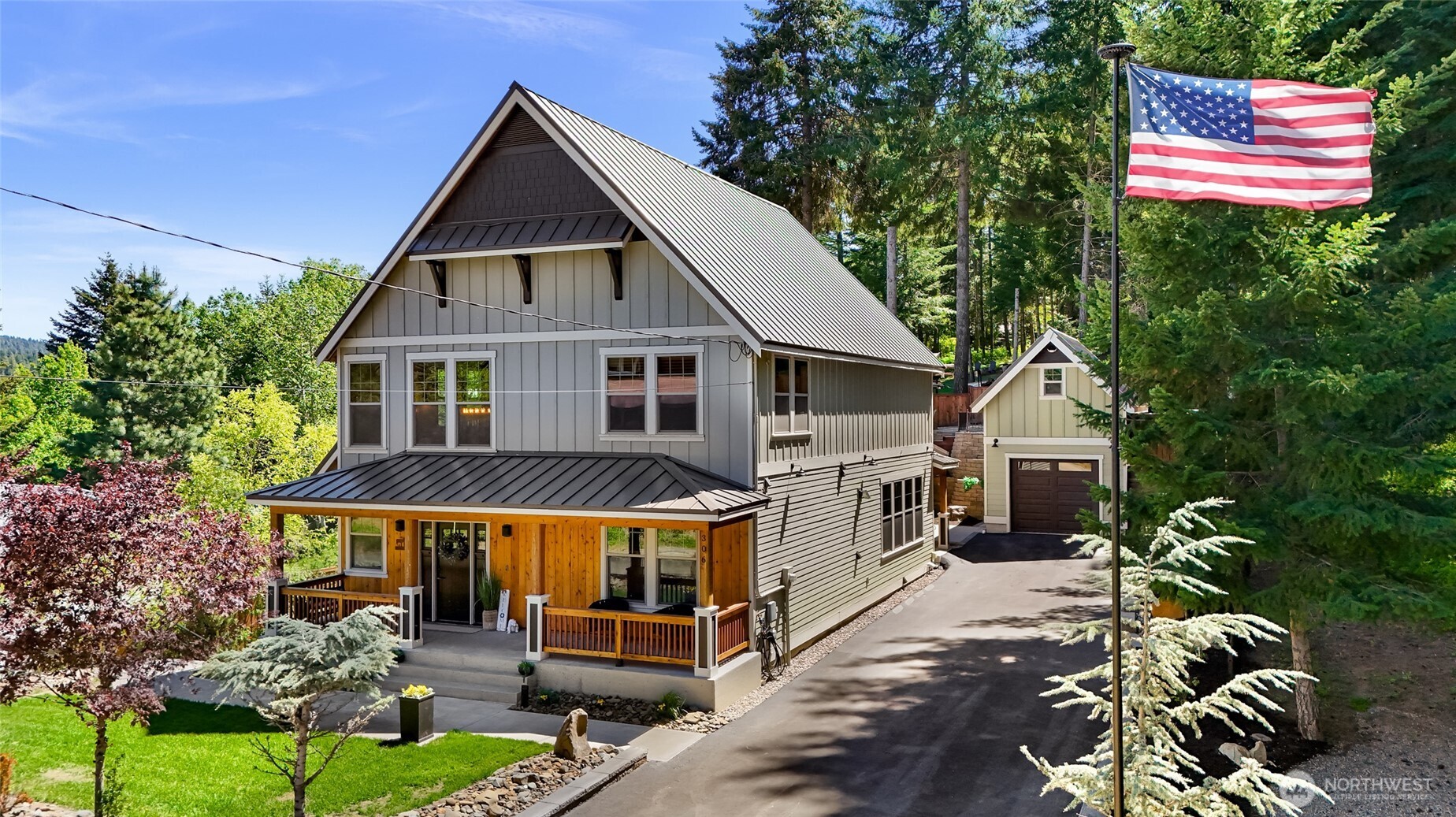 306 W Montana Avenue , Roslyn, WA 98941