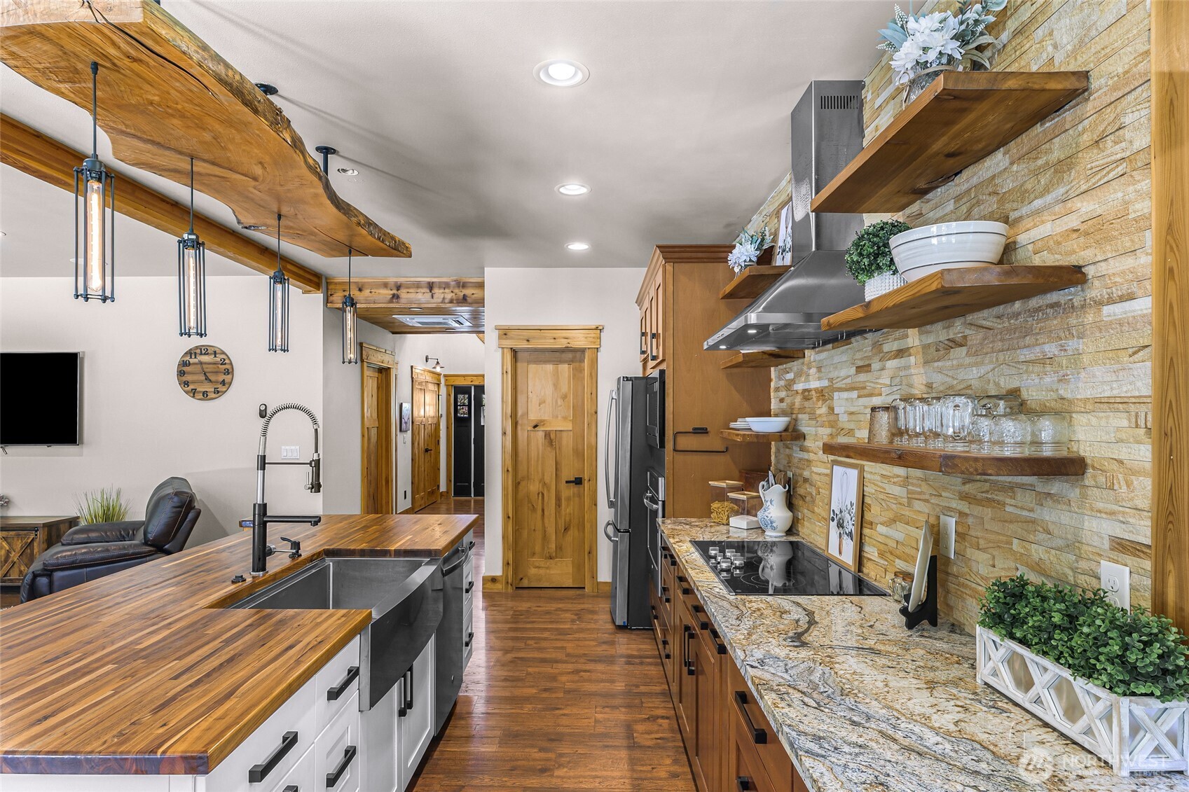 306 W Montana Avenue , Roslyn, WA 98941