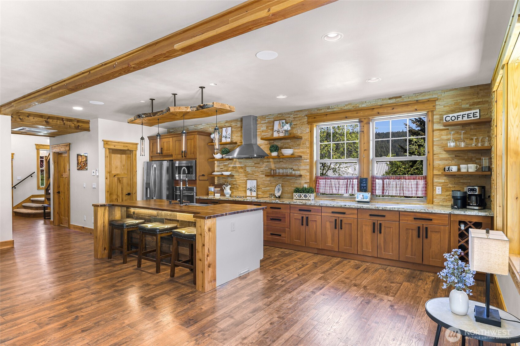 306 W Montana Avenue , Roslyn, WA 98941