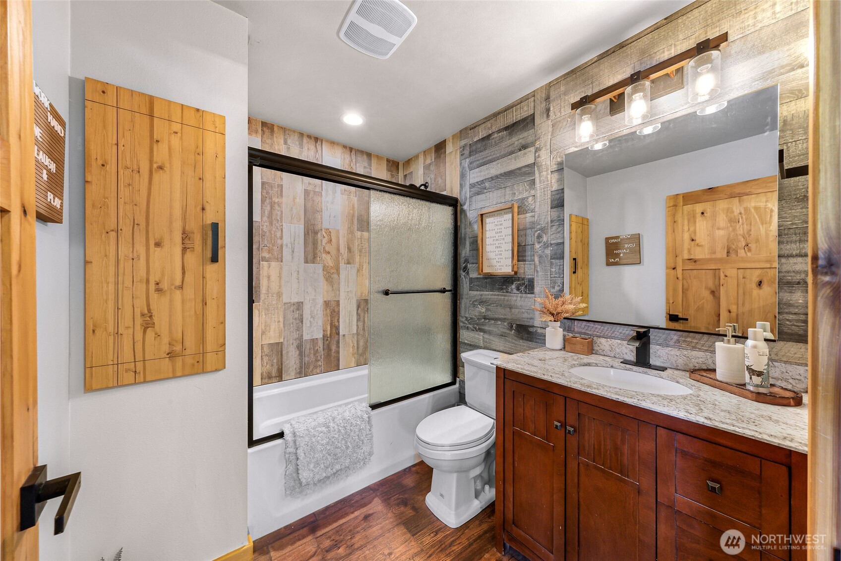 306 W Montana Avenue , Roslyn, WA 98941