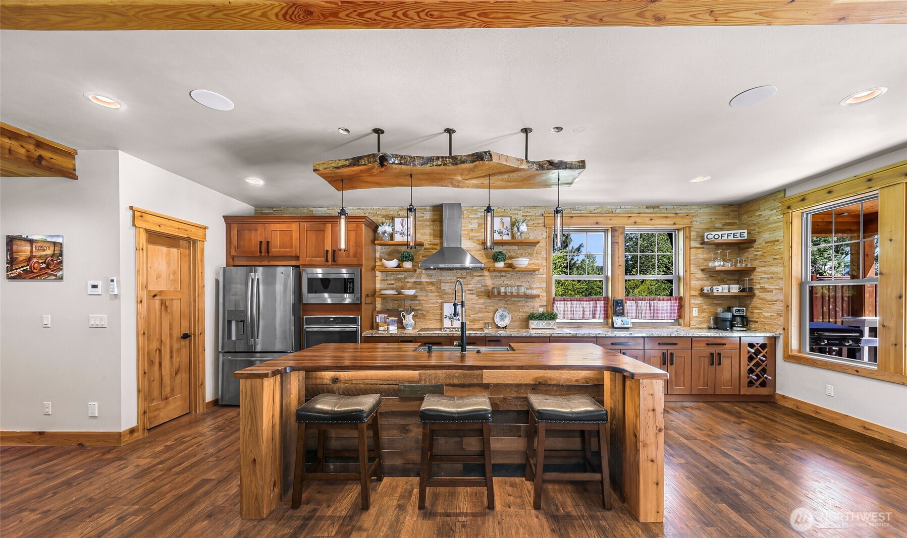 306 W Montana Avenue , Roslyn, WA 98941