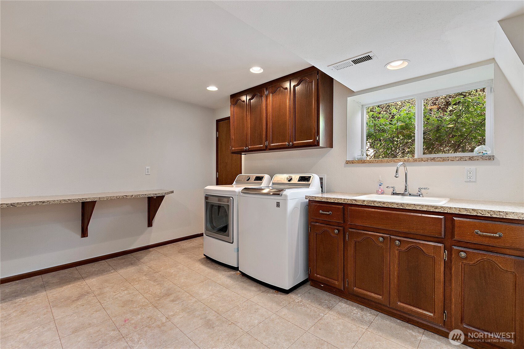 3601 70th Avenue W, University Place, WA 98466