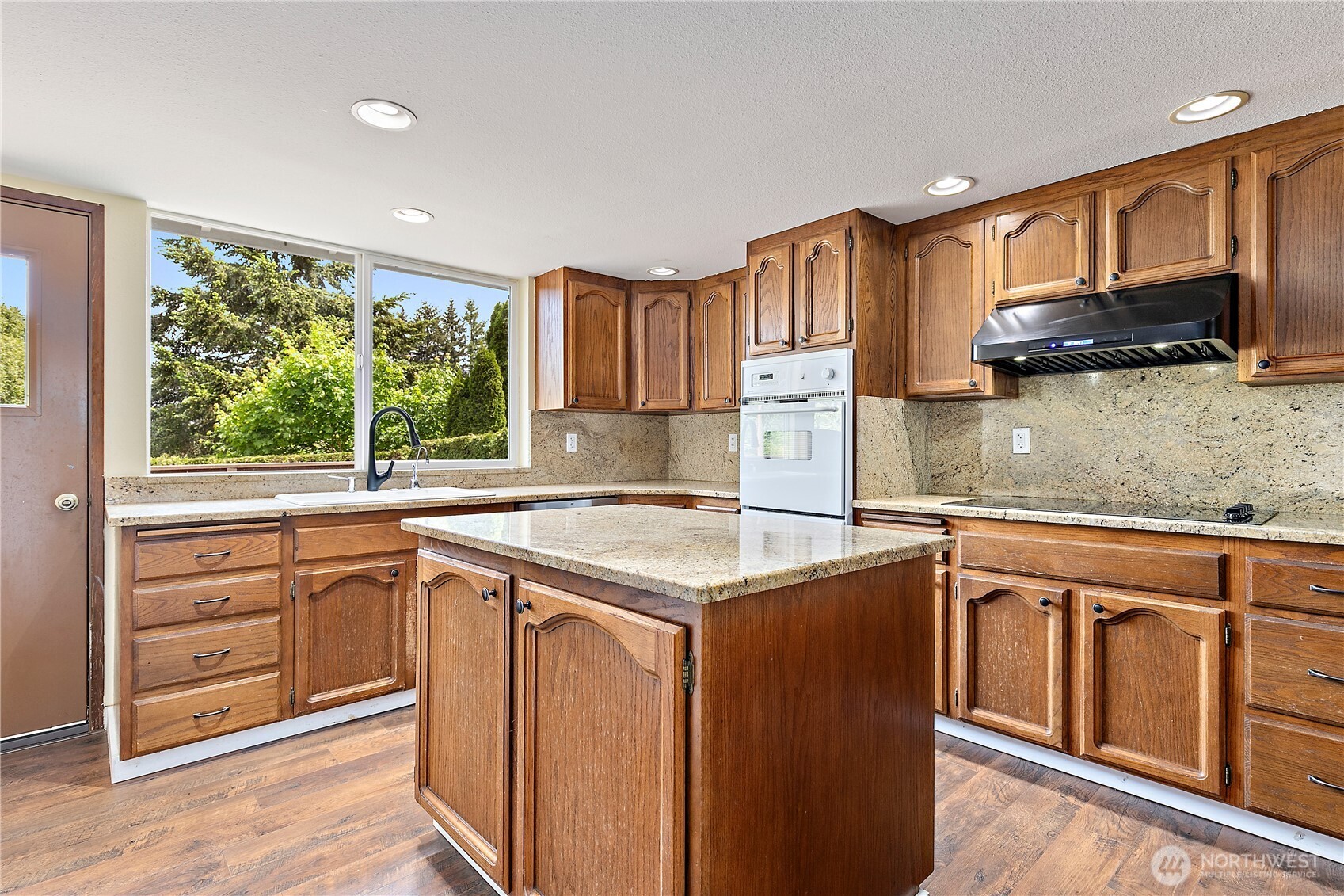 3601 70th Avenue W, University Place, WA 98466