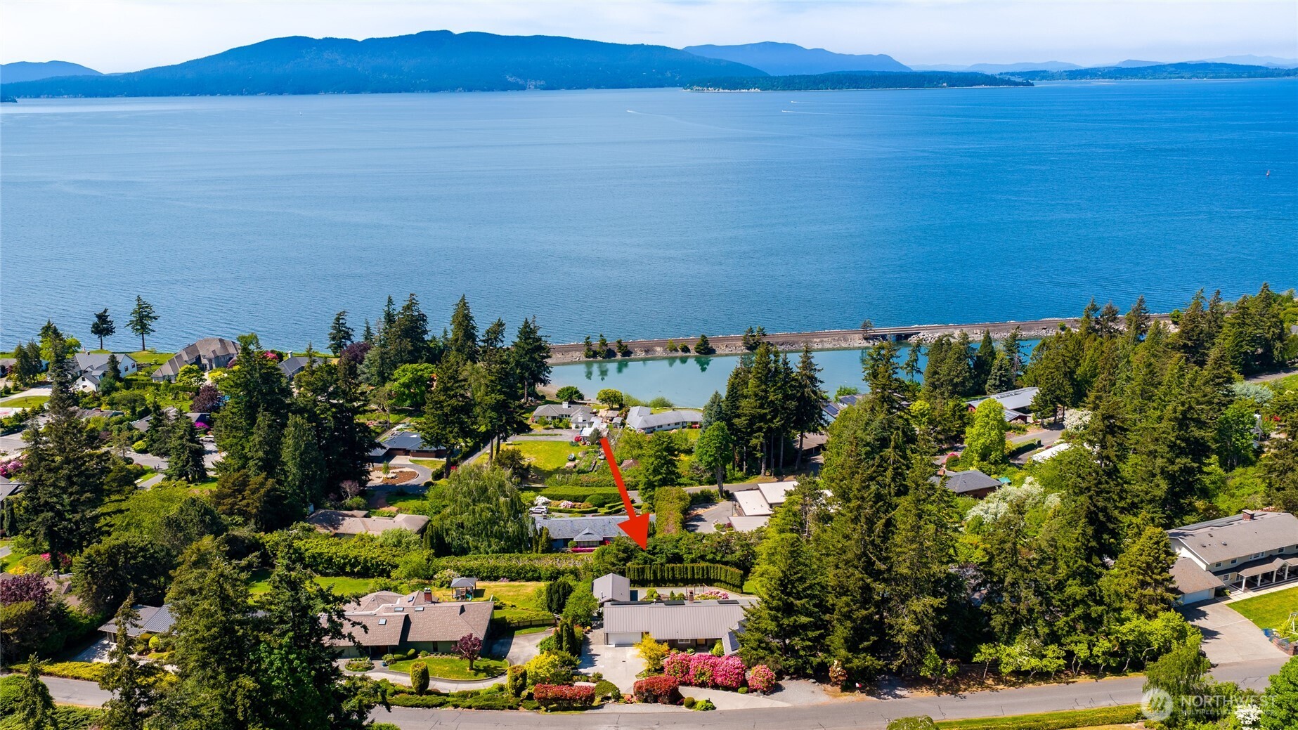 418 Briar Road , Bellingham, WA 98225