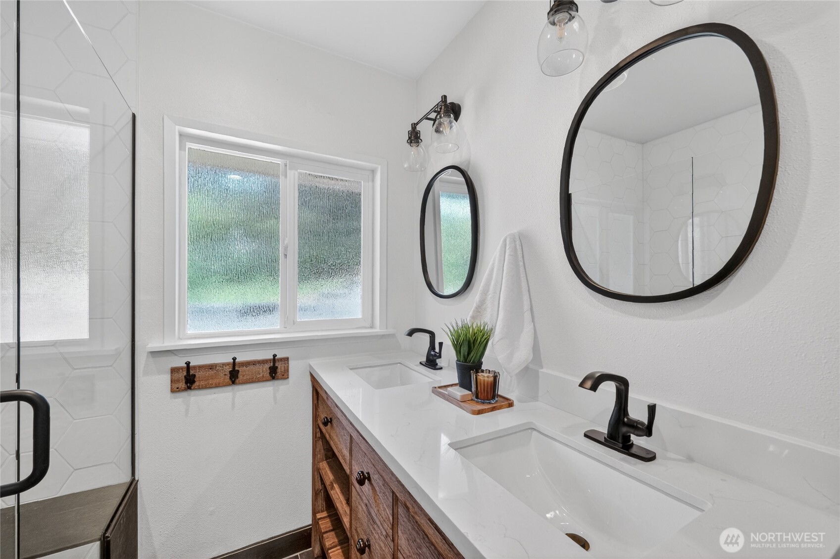 418 Briar Road , Bellingham, WA 98225