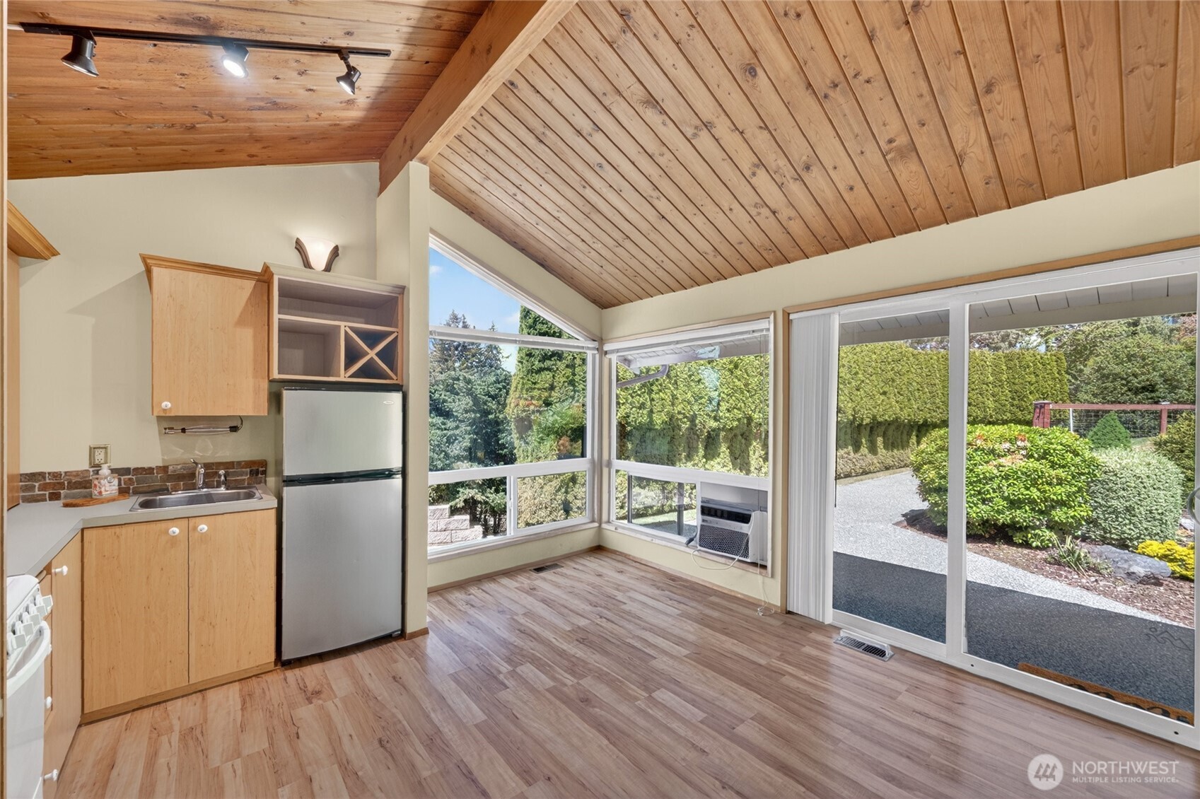 418 Briar Road , Bellingham, WA 98225