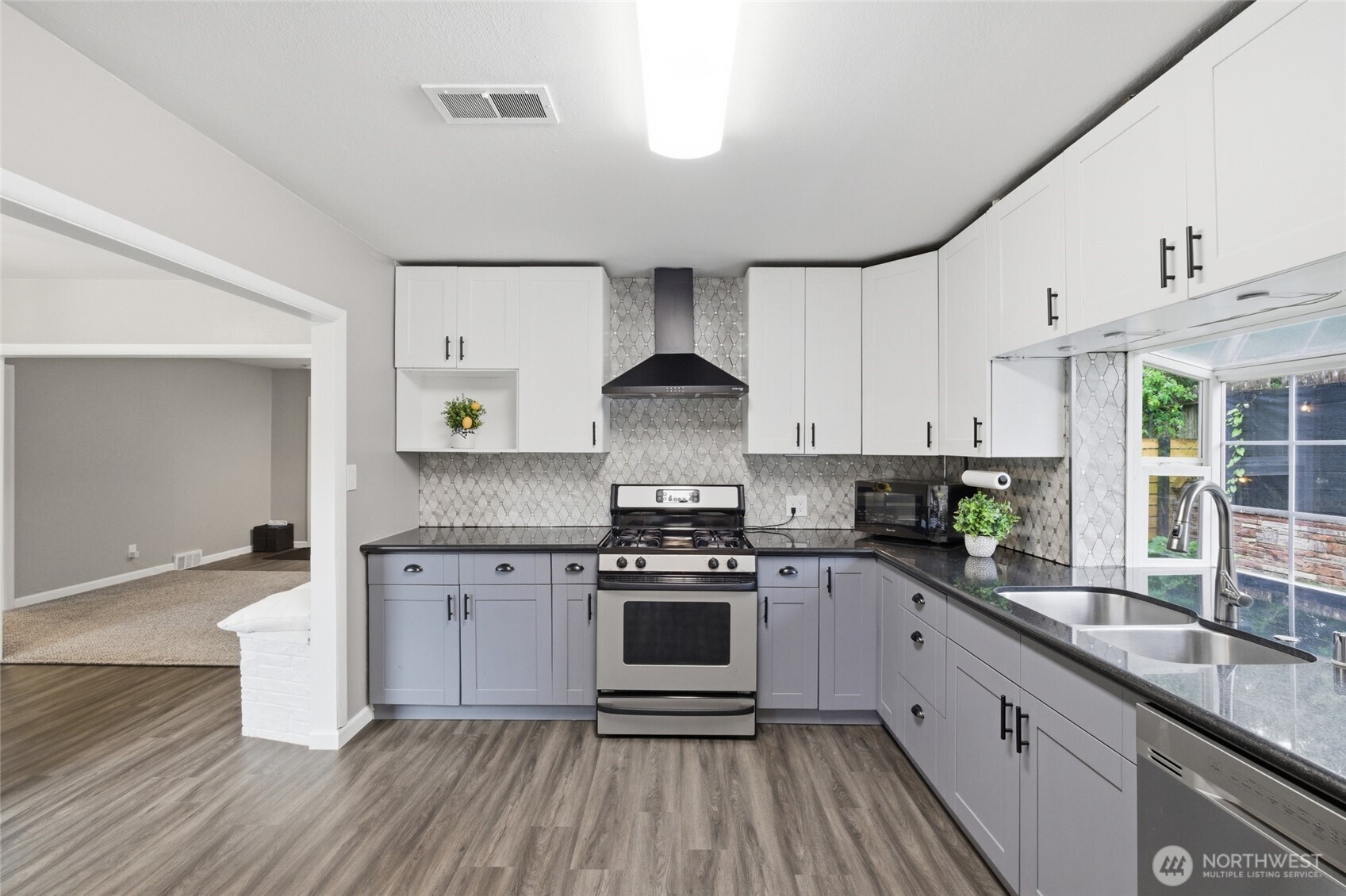 7715 236th Street SW, Edmonds, WA 98026