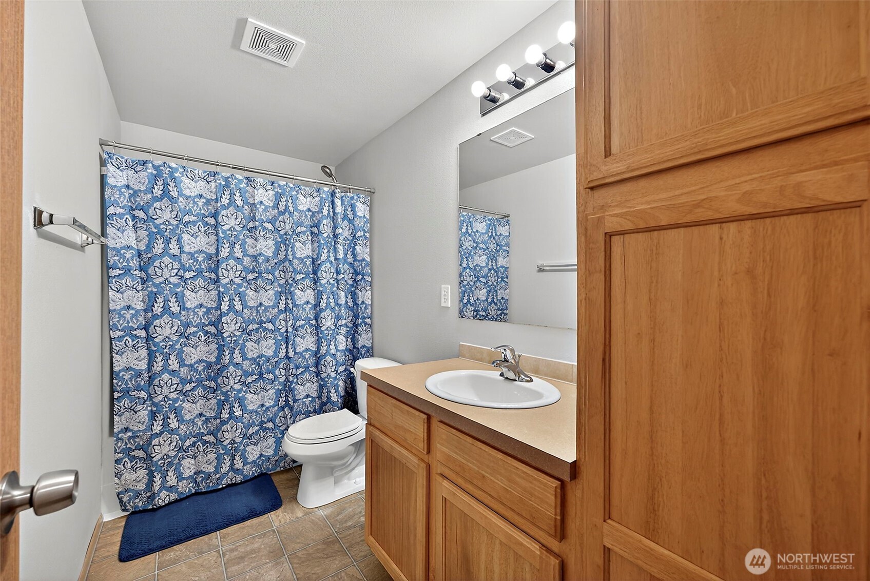 9997 Greenleaf Loop SE, Yelm, WA 98597