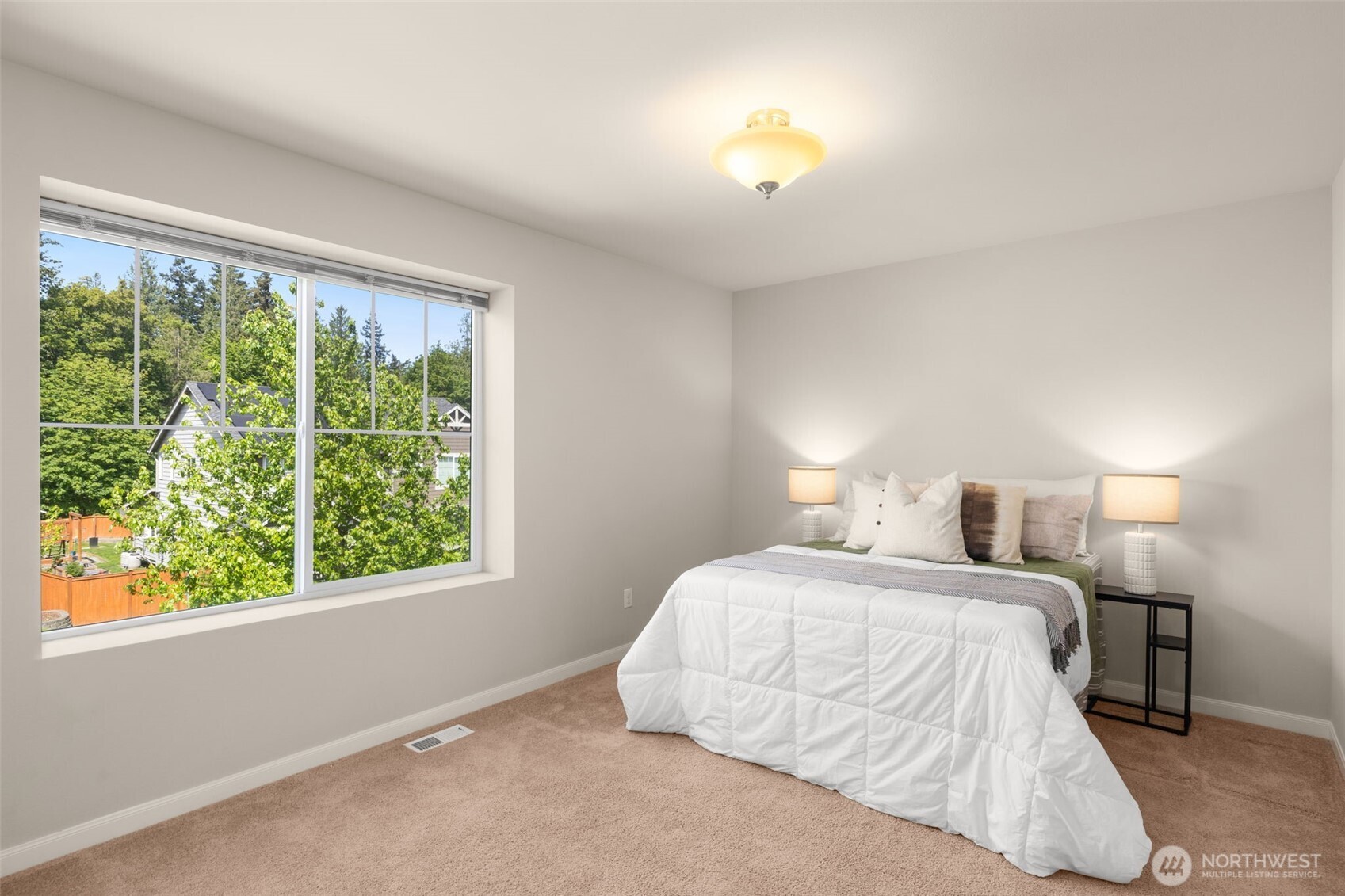 932 Clearwater Court , Mount Vernon, WA 98273
