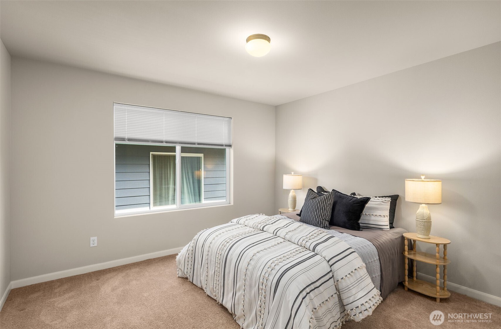932 Clearwater Court , Mount Vernon, WA 98273