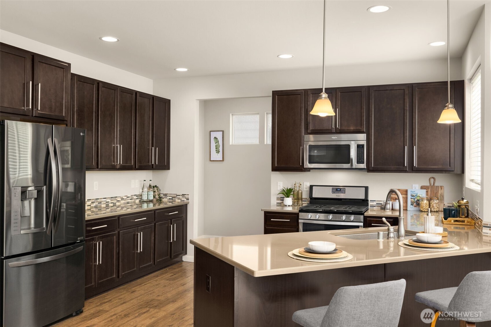 932 Clearwater Court , Mount Vernon, WA 98273