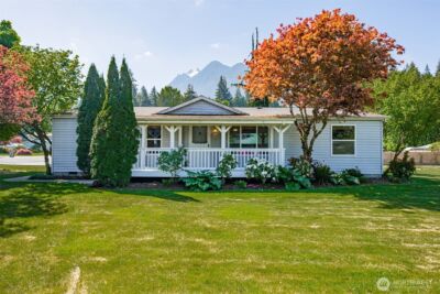 459 Commercial Avenue , Darrington, WA 98241
