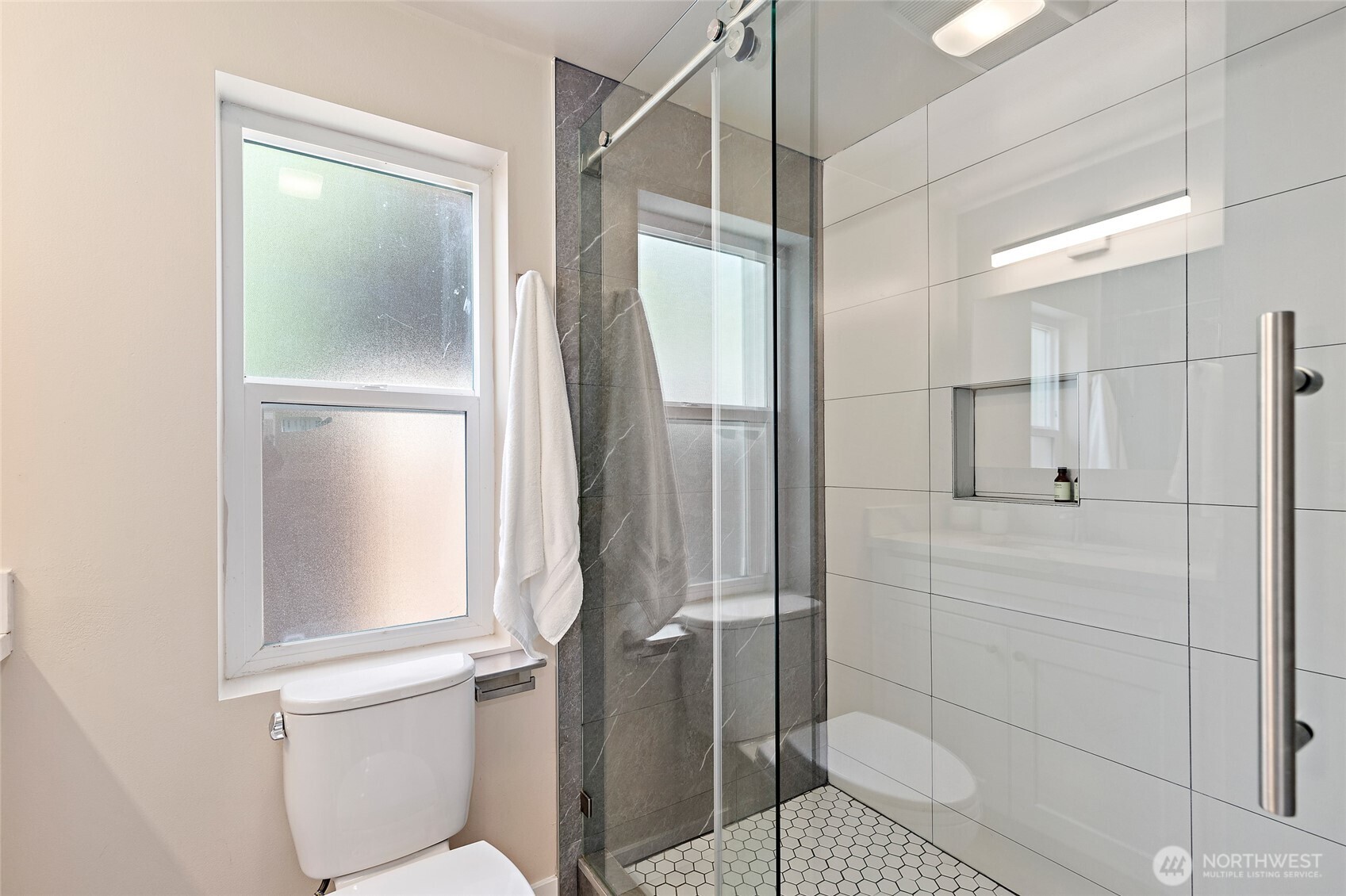 14338 Ashworth Avenue N #B, Seattle, WA 98133-7124